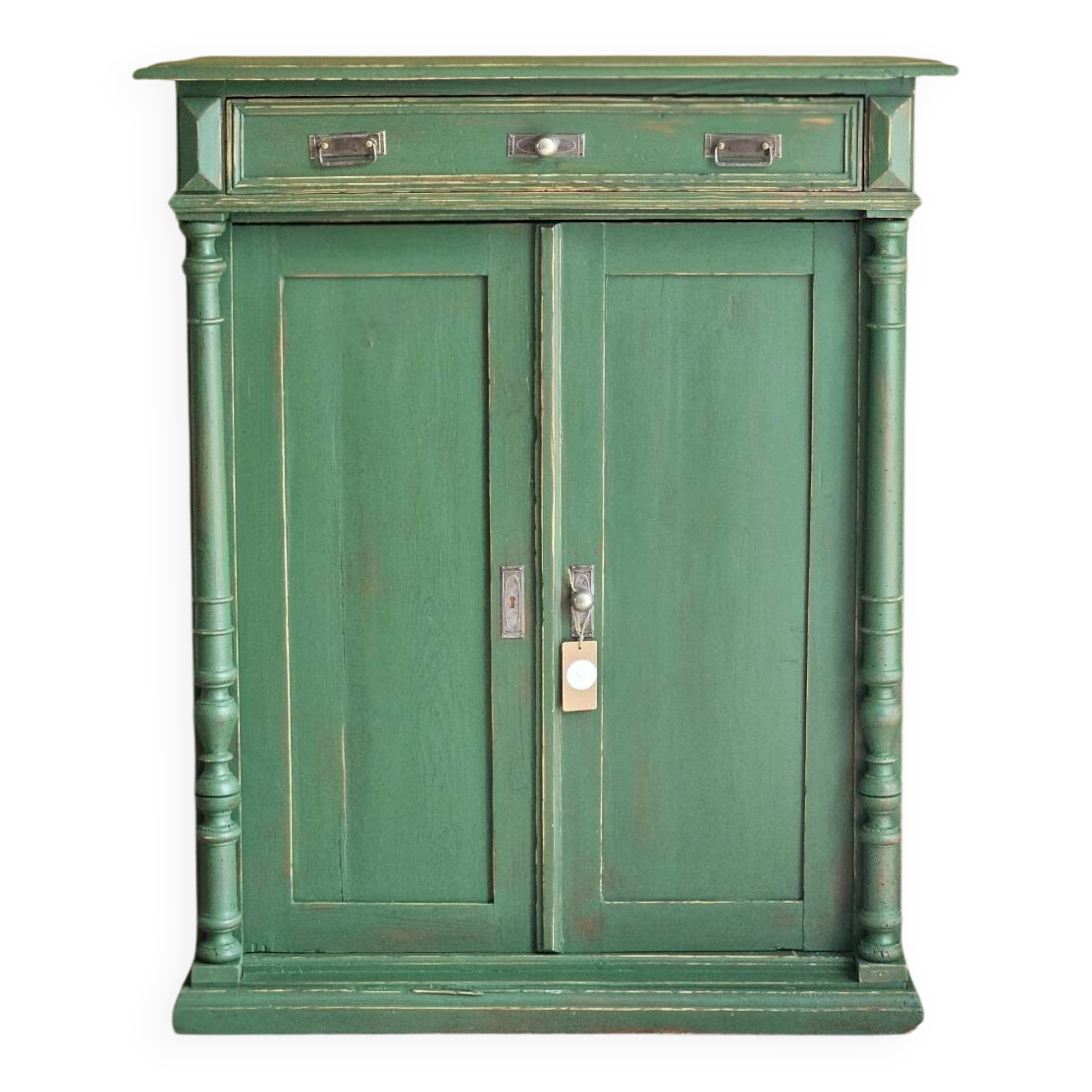 Antique cabinet in fir with green patina Metsä | Hector