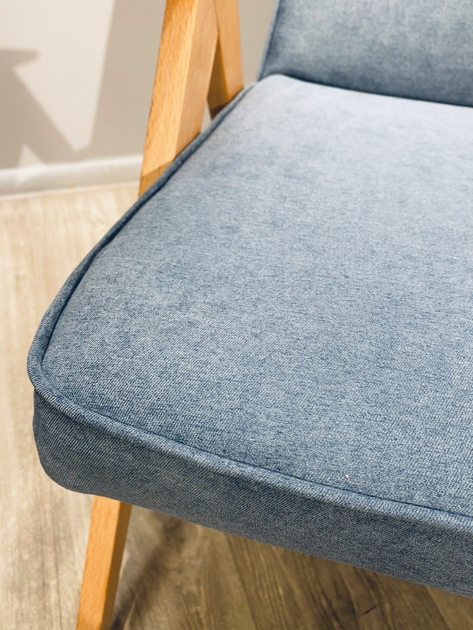 Paire de fauteuils par J. Chierowski 1960