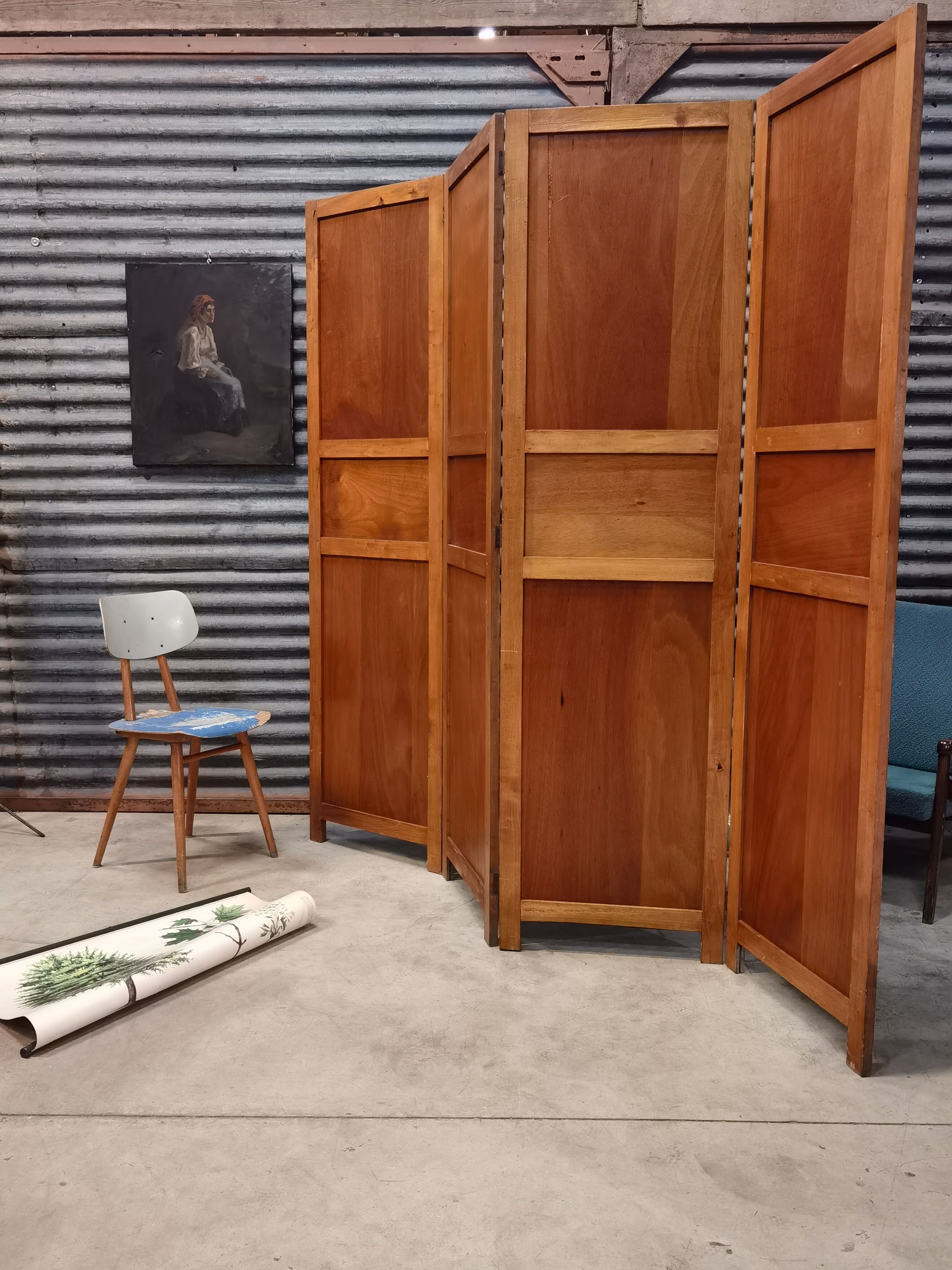 Wooden screen year 60