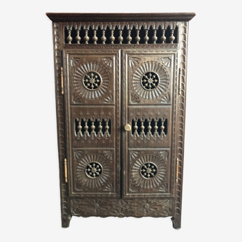 Armoire bretonne