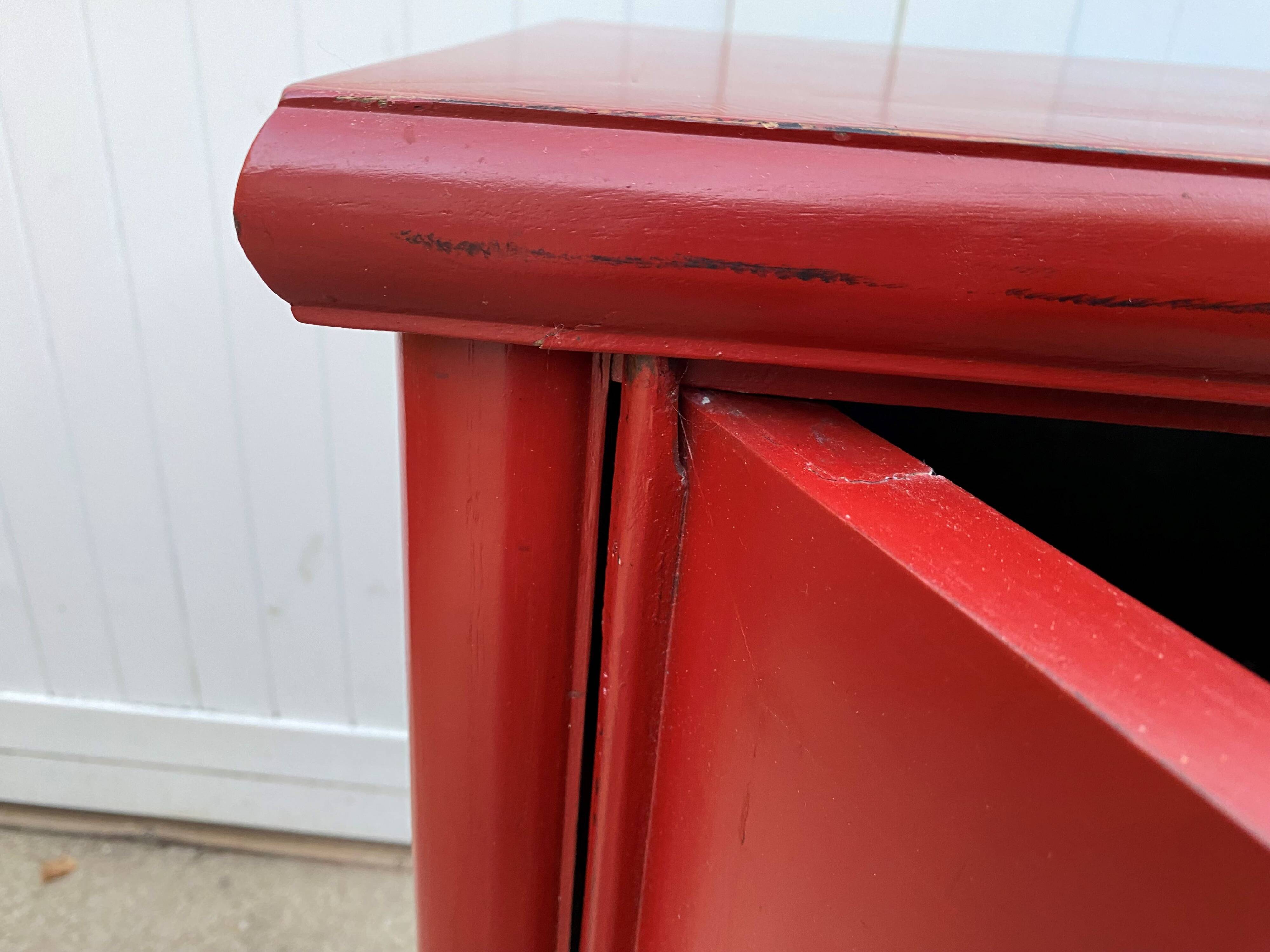 Red storage unit with 2 doors in solid wood, Chinese style, 1950