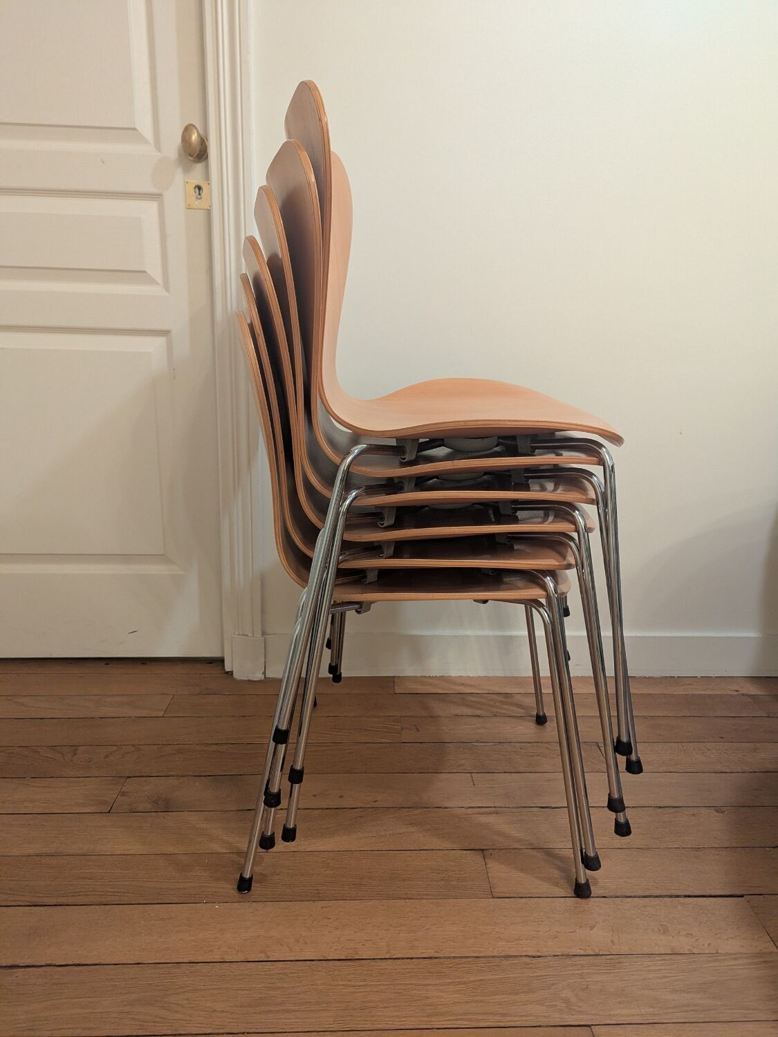 6 Fritz Hansen chairs, model series 7