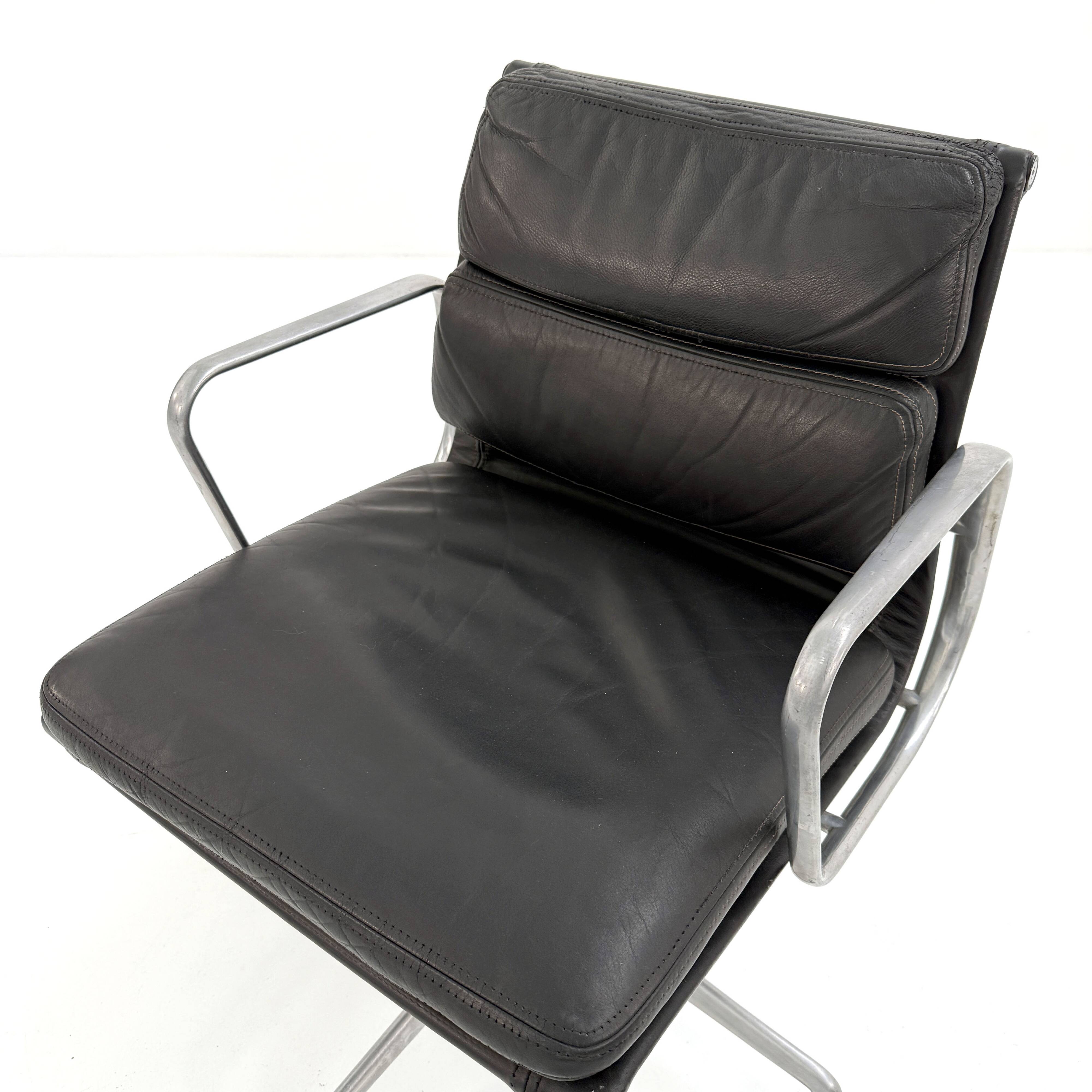 Fauteuil de bureau Soft Pad EA217 par C.& R. Eames pour Herman Miller, 1970