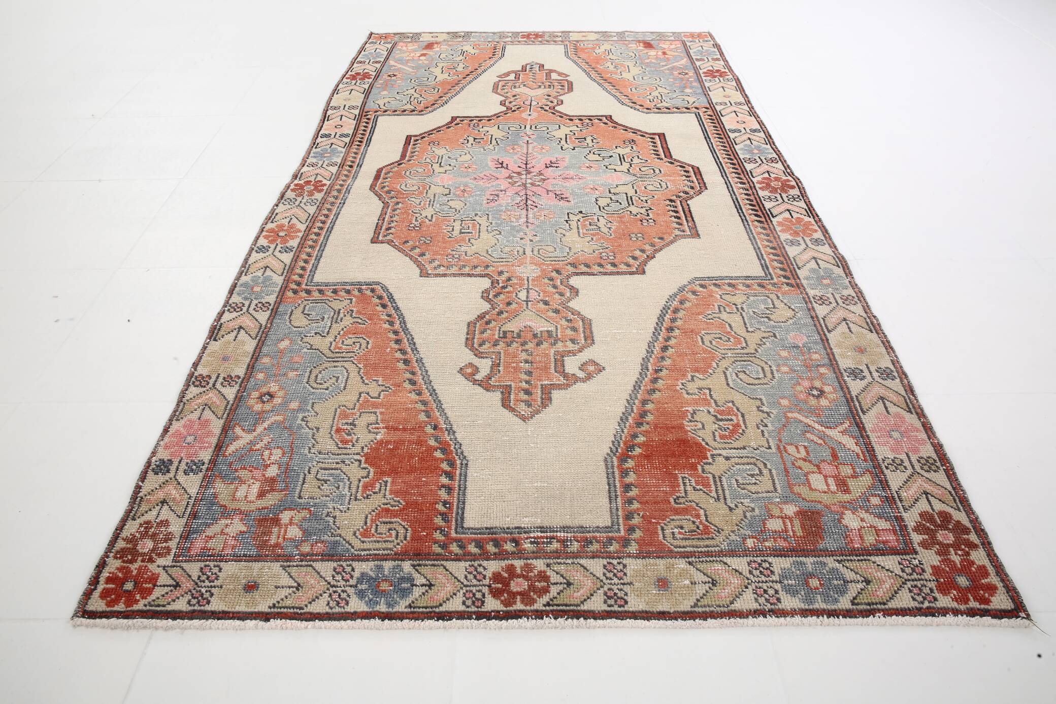 Turkish Red & Beige Classic Vintage Rug, 130x229Cm