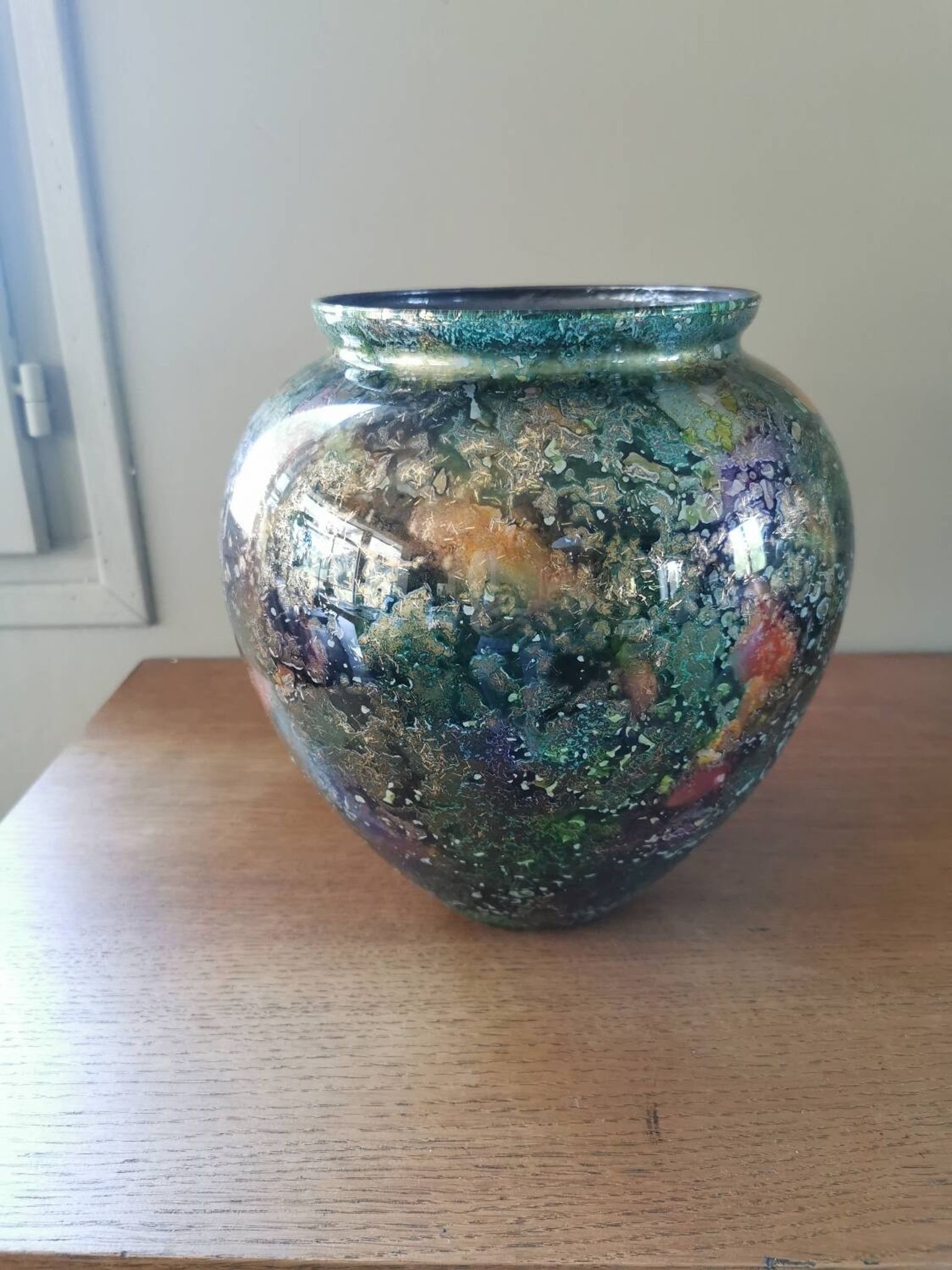 Eglomise Lacquered Glass Vase Line