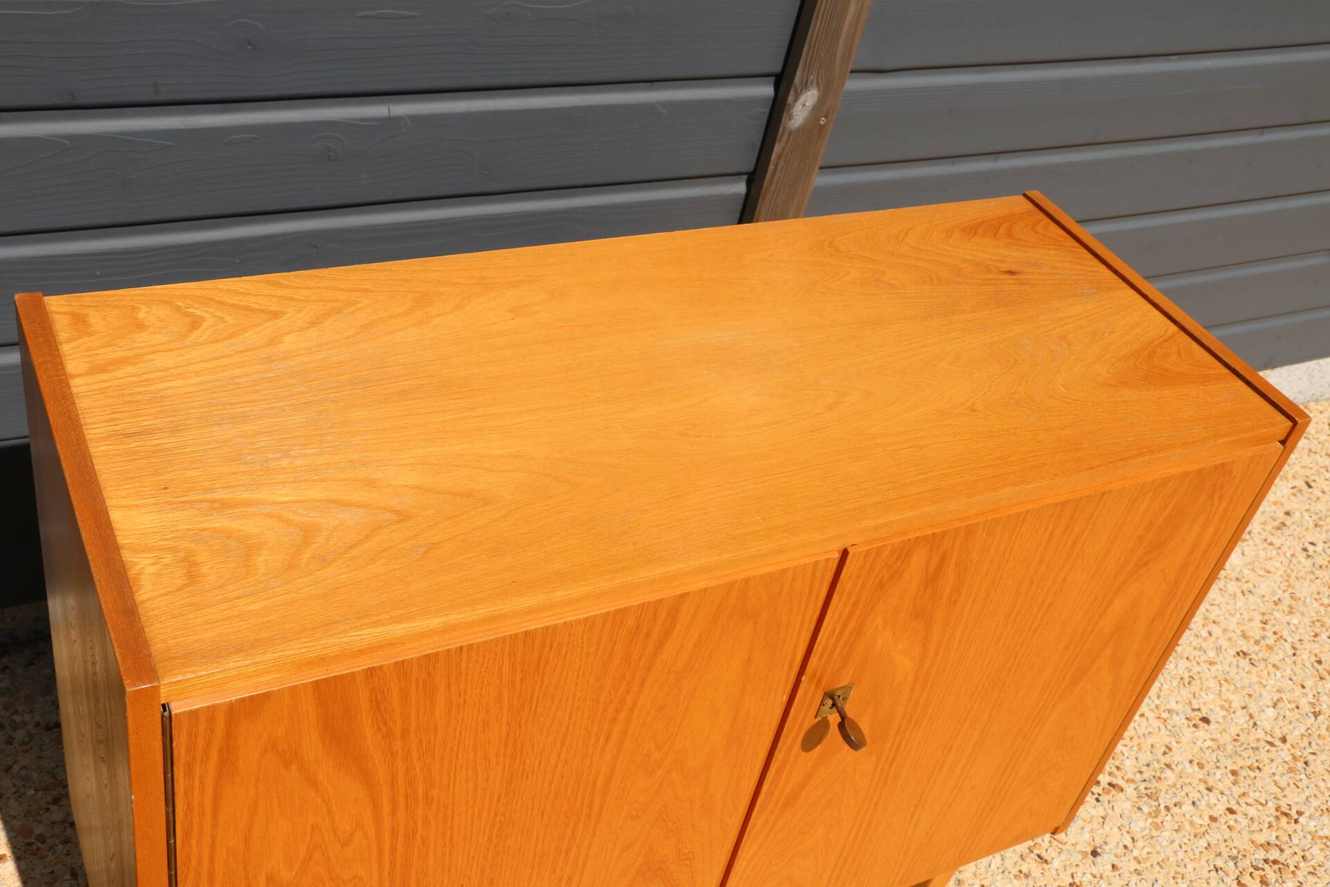 Light wood sideboard with 2 doors