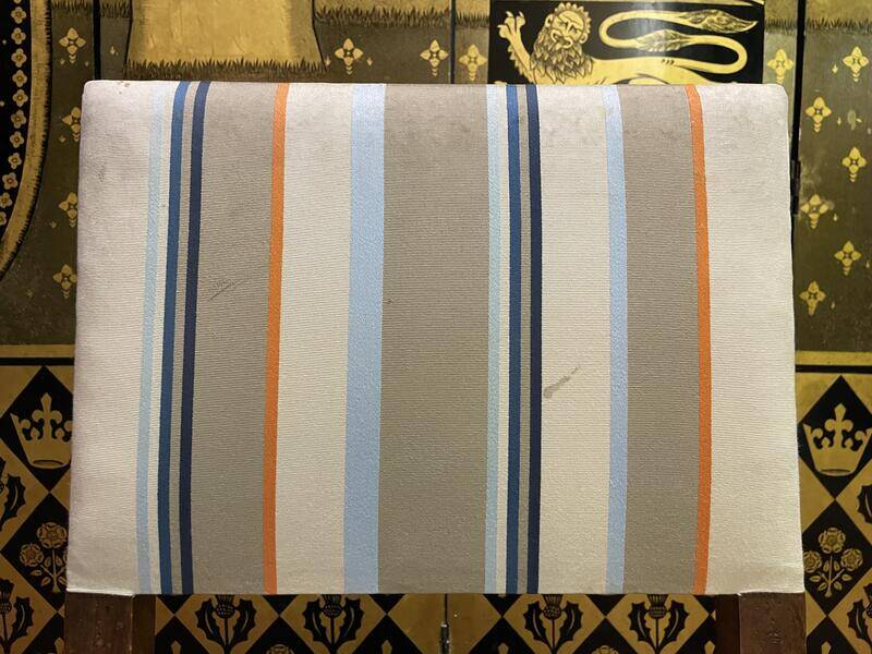 Suite de 8 chaises style Renaissance chêne