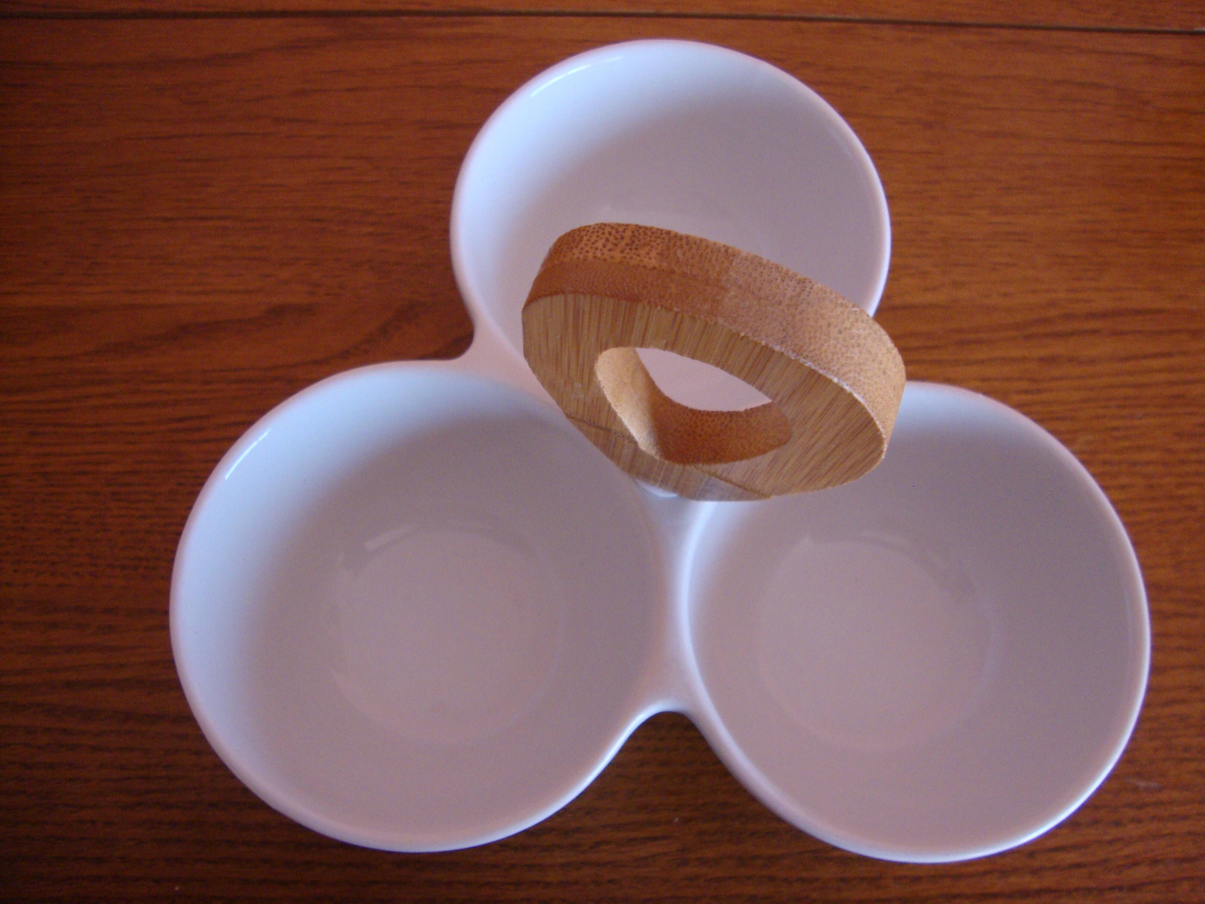 Servant in vintage white ceramic