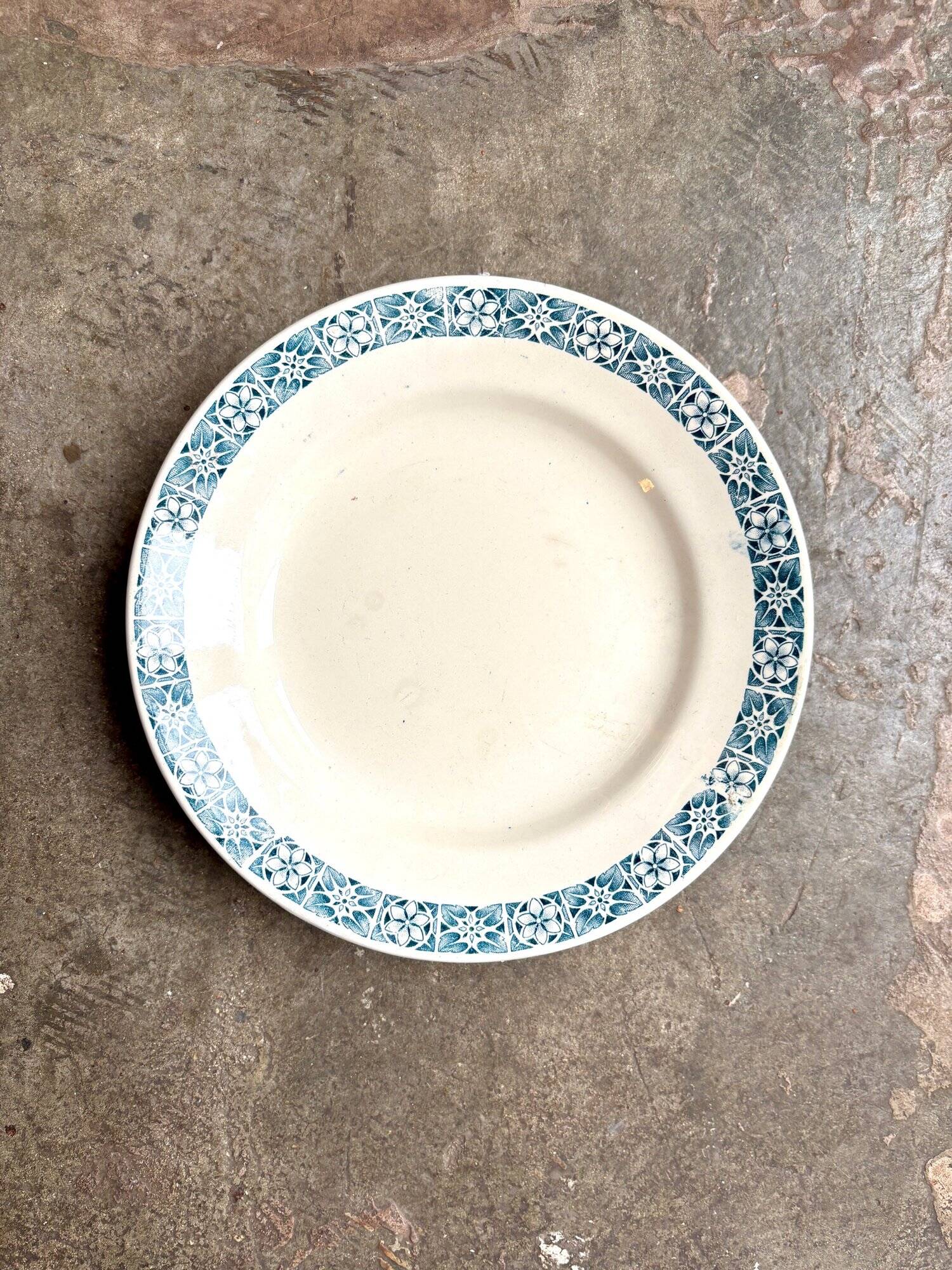Longchamp ironware cake plate, "René" service