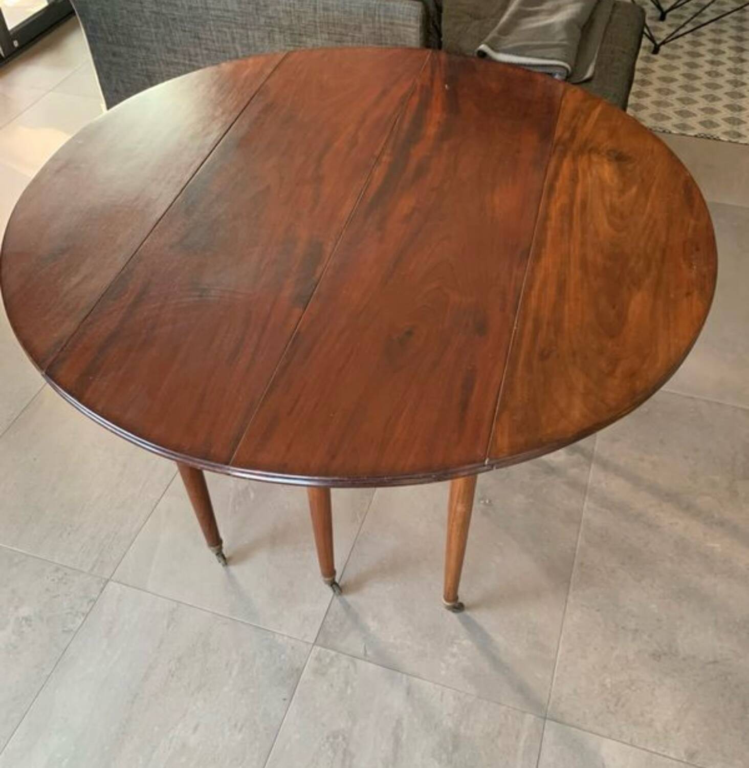 6-foot mahogany round table