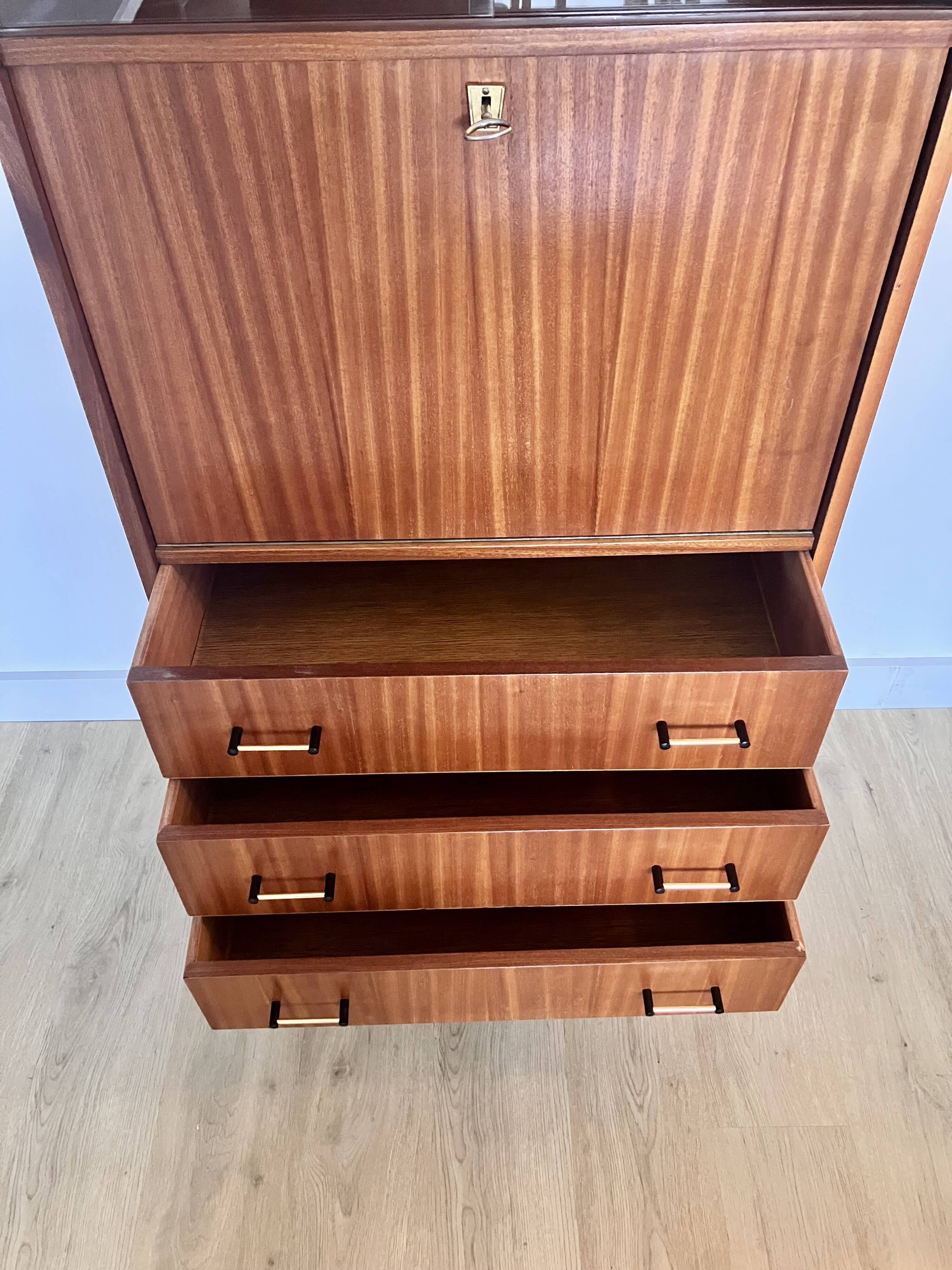 Secretary, 1960s