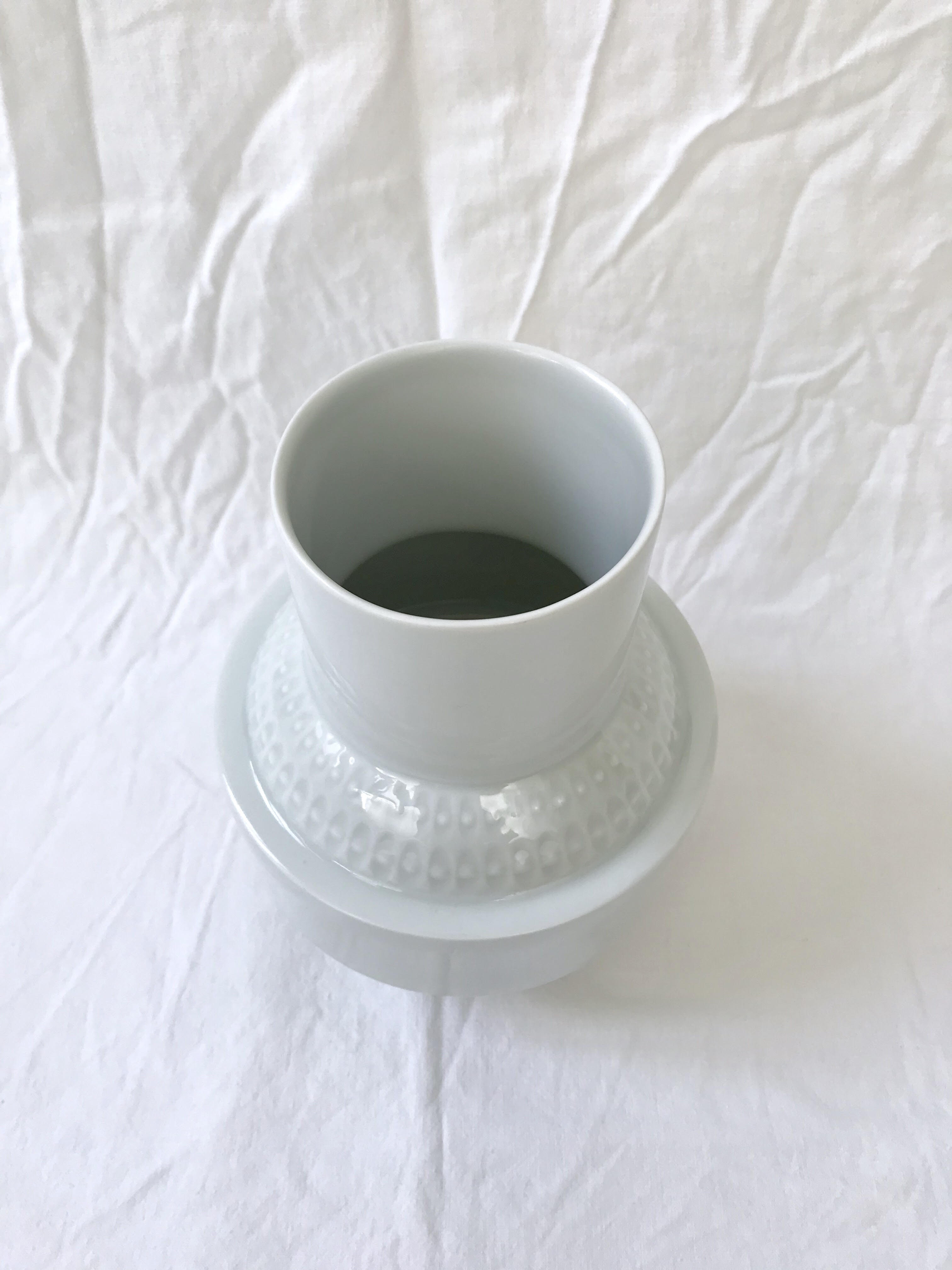 Vase en porcelaine signé B&C Bernardaud Limoges