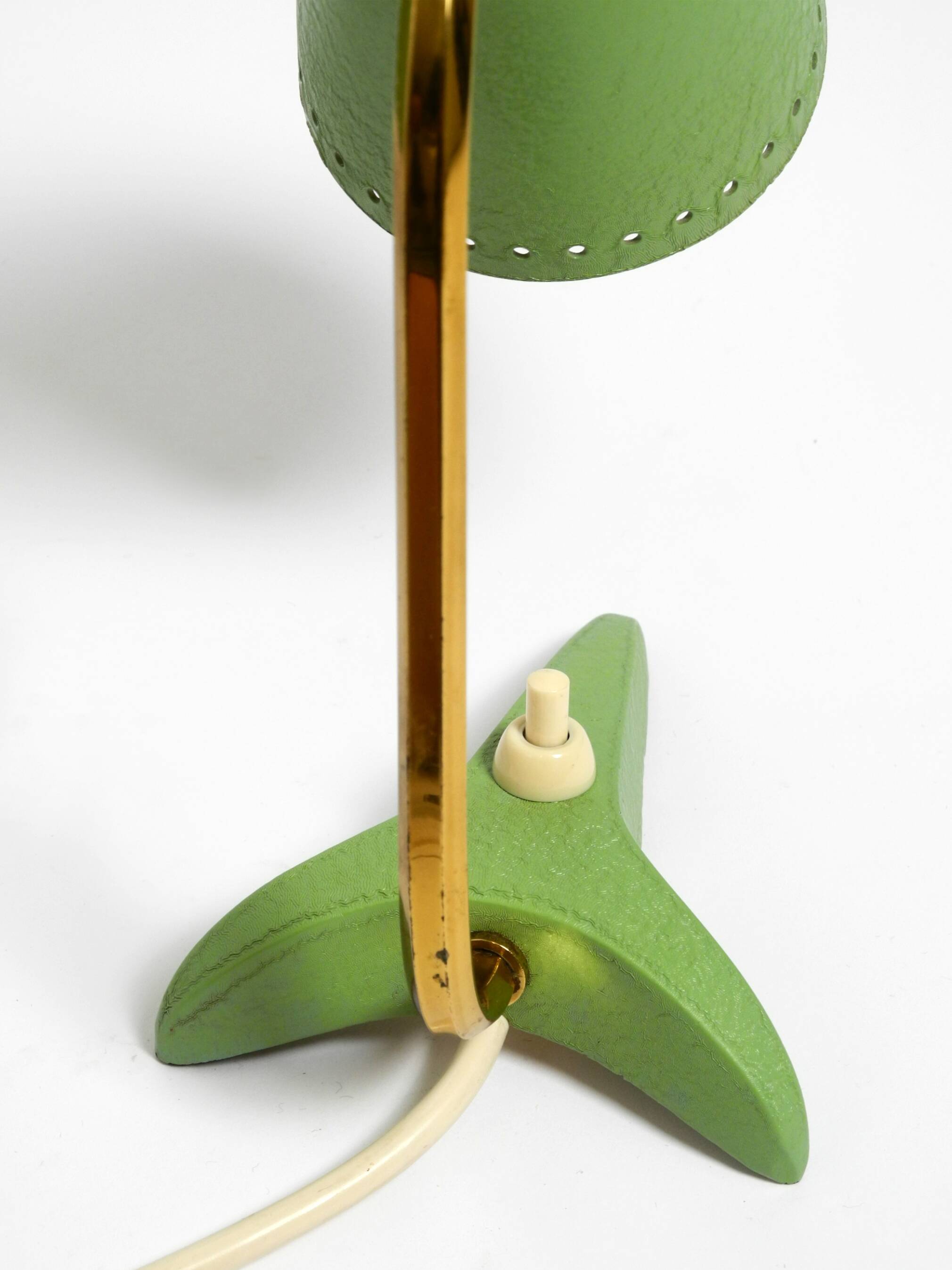 Pair of beautiful green Mid Century Modern Diabolo crow's foot table lamps