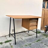 Scandinavian hitier style office