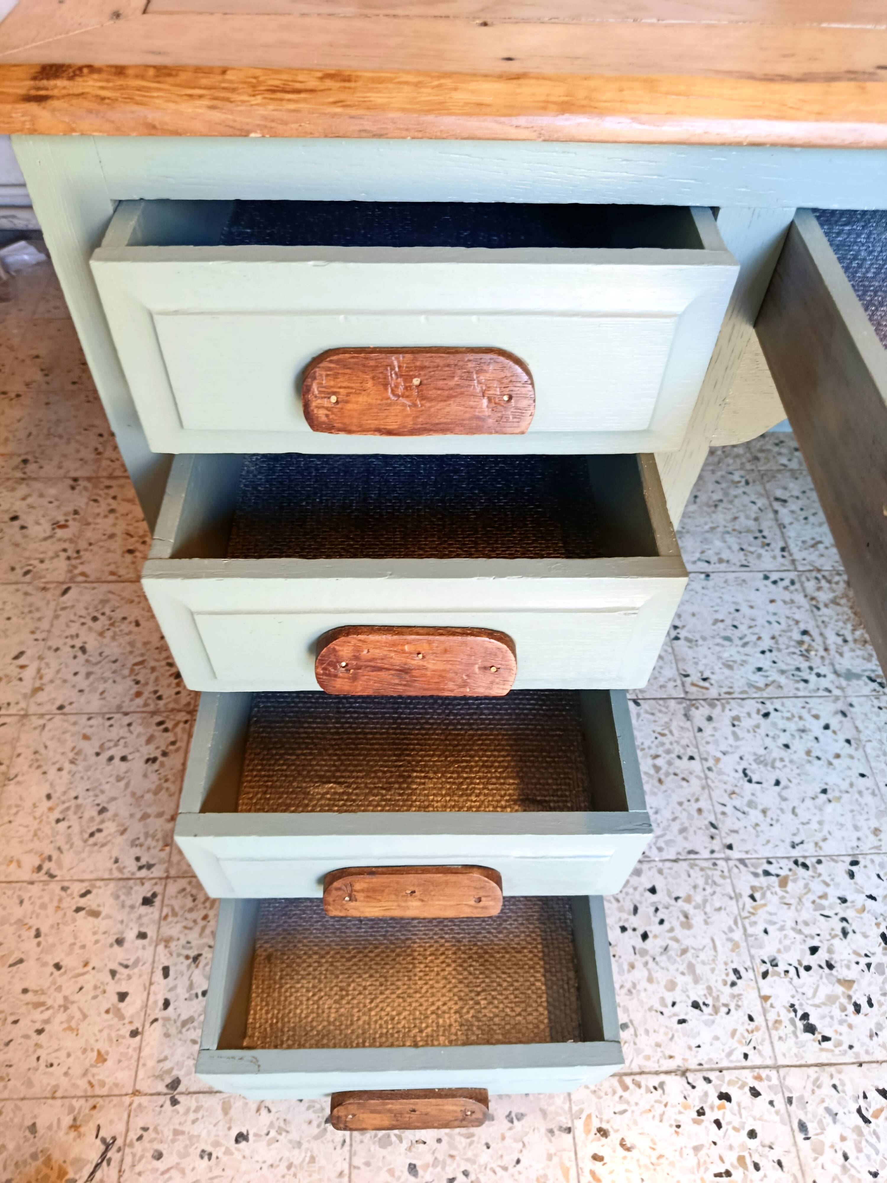 ✨ Unique washbasin furniture filled with history ✨