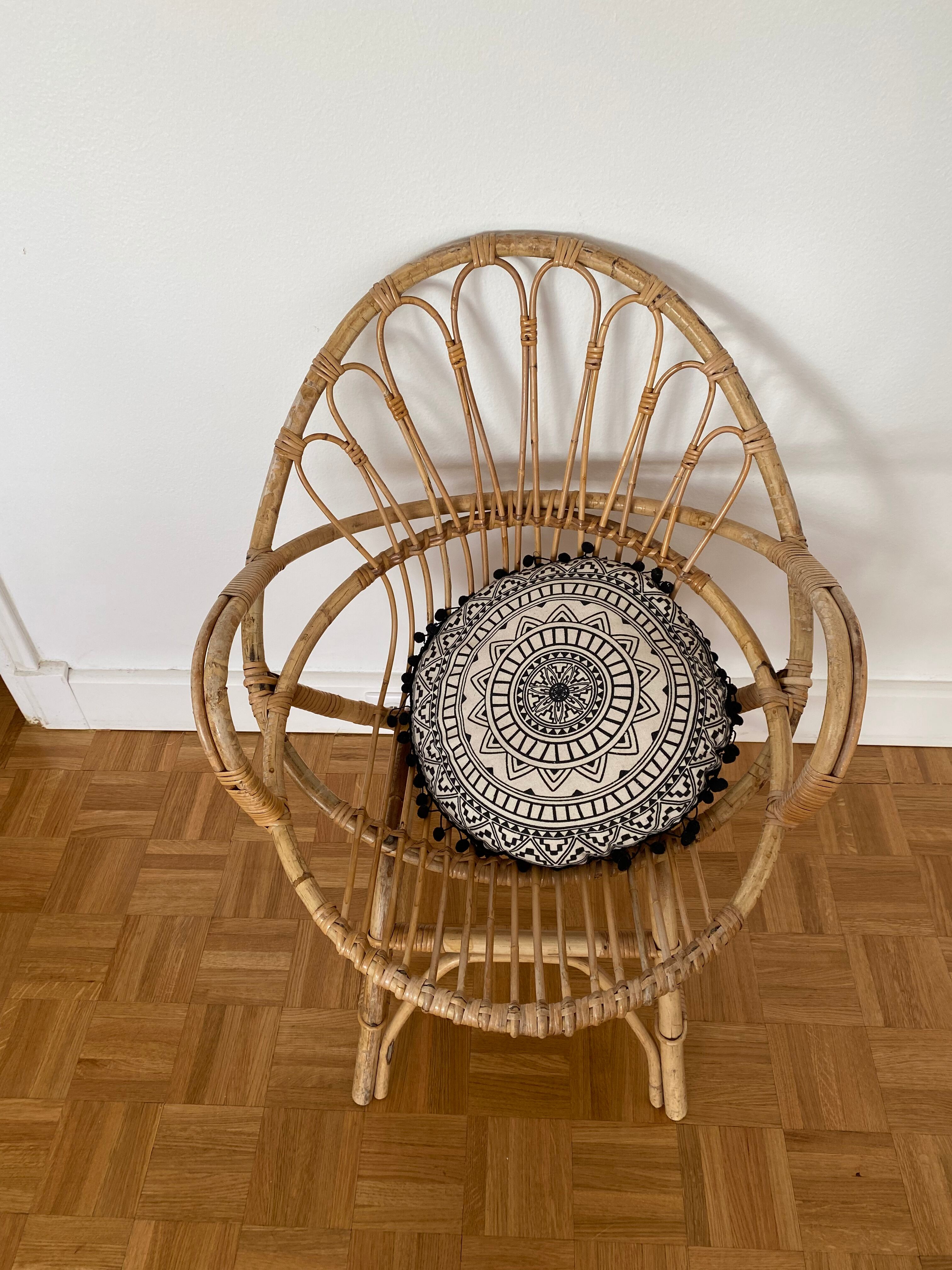 Armchair basket in vintage rattan 60's