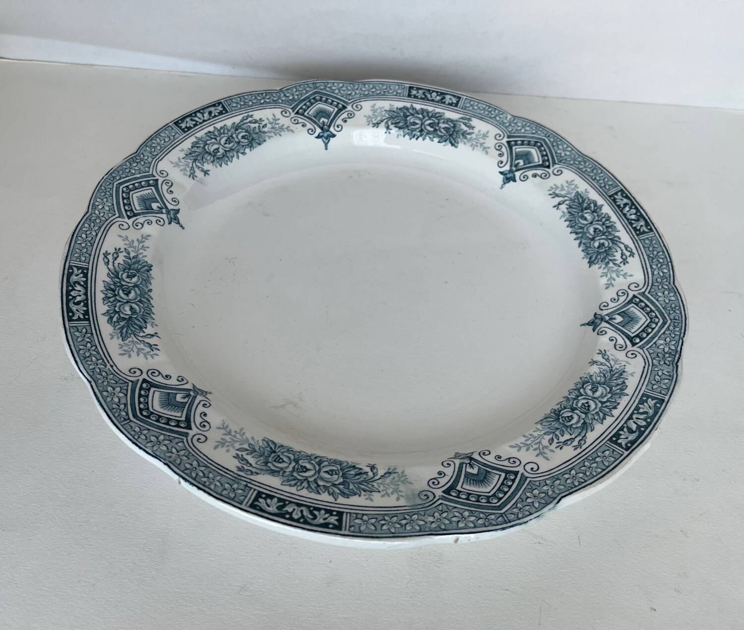Ironstone dish - spring: Onnaing