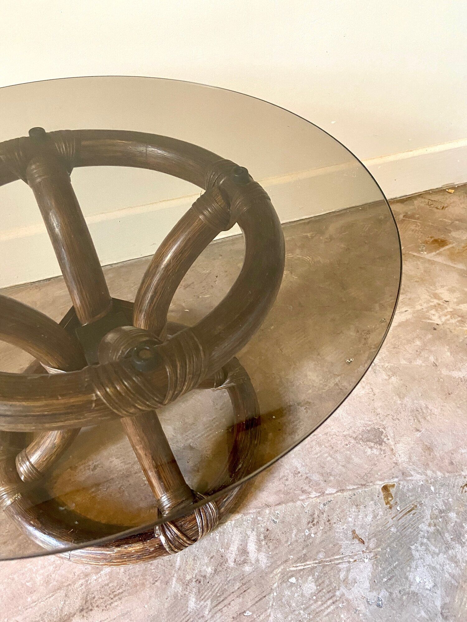 Coffee table in rattan and smoked glass 1970