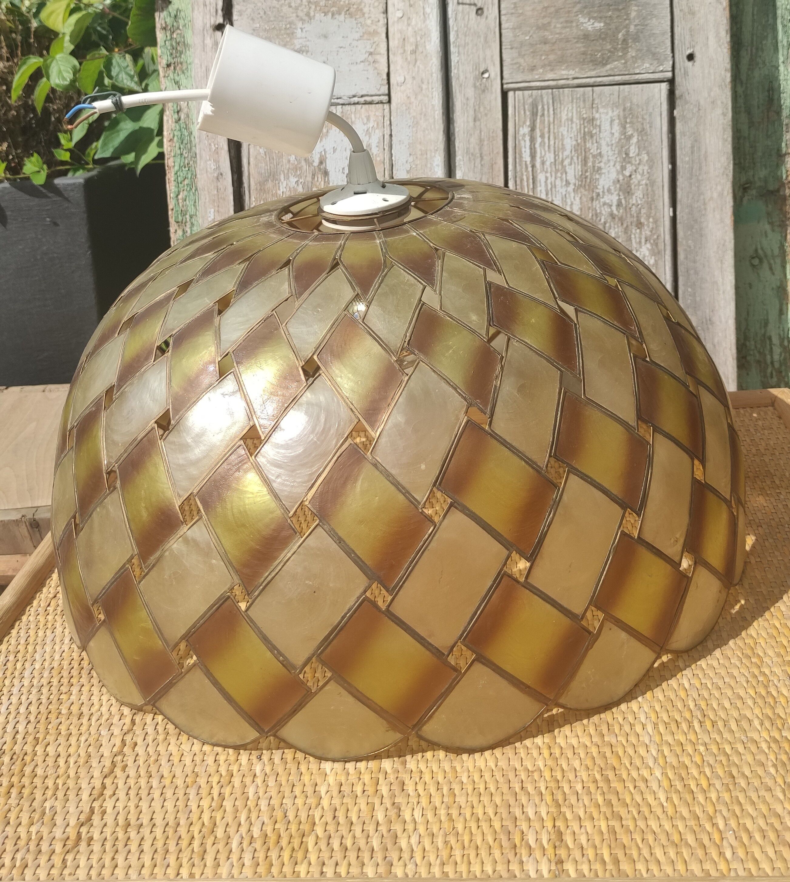 Large vintage pendant lamp in mother-of-pearl and brass