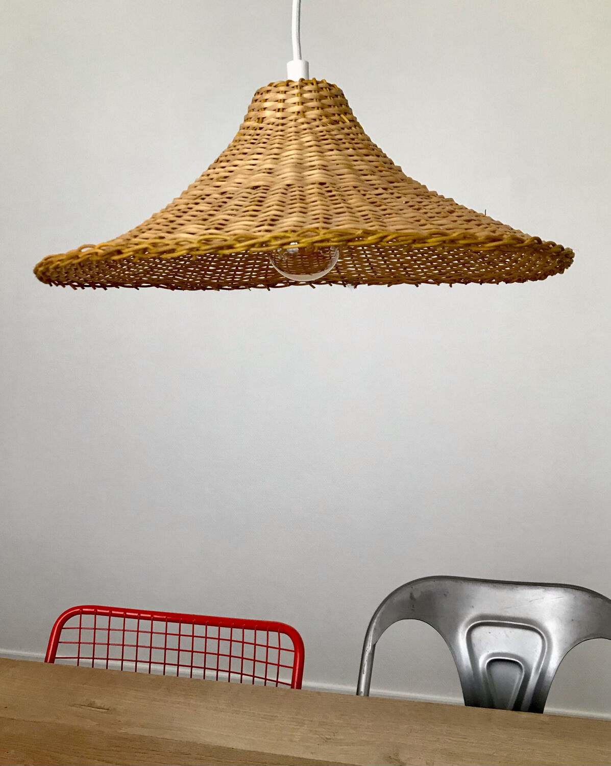 Vintage rattan suspension