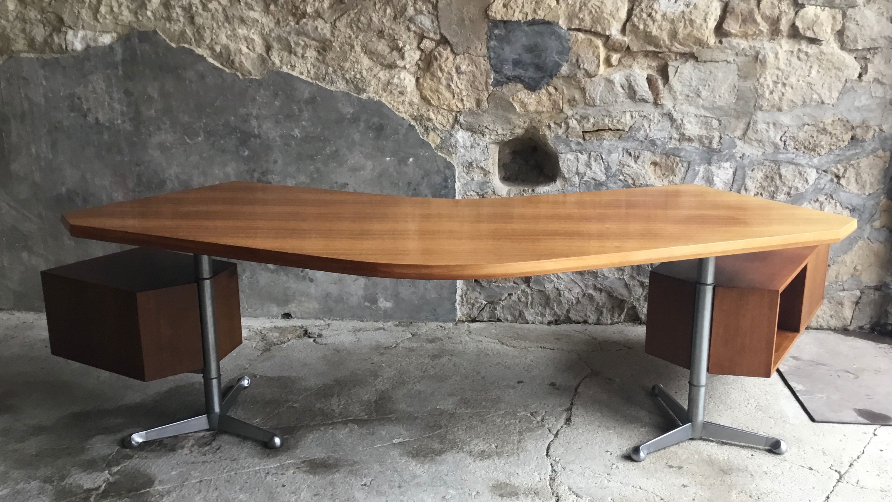 Boomerang desk by Osvaldo Borsani for Tecno, Italy 1950