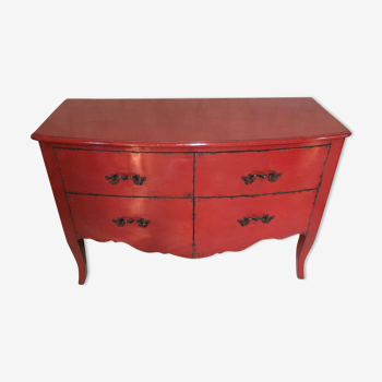 Commode rouge de style regence