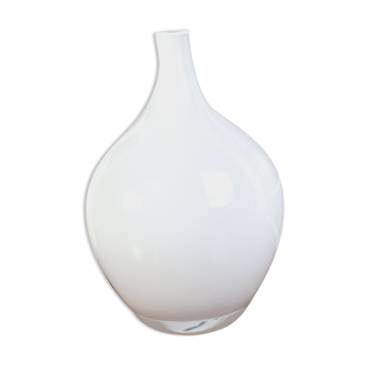 Vase en verre soufflé blanc