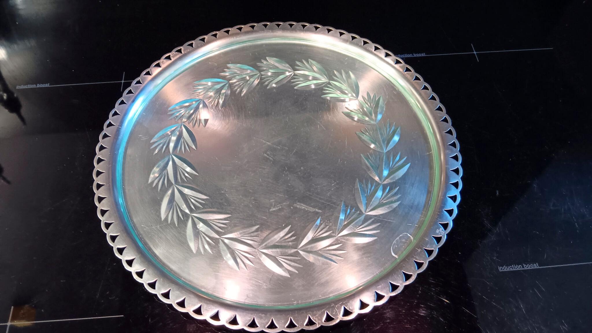 Round dish in silver-plated and glazed metal from the St Médard goldsmith's shop (hallmarks).