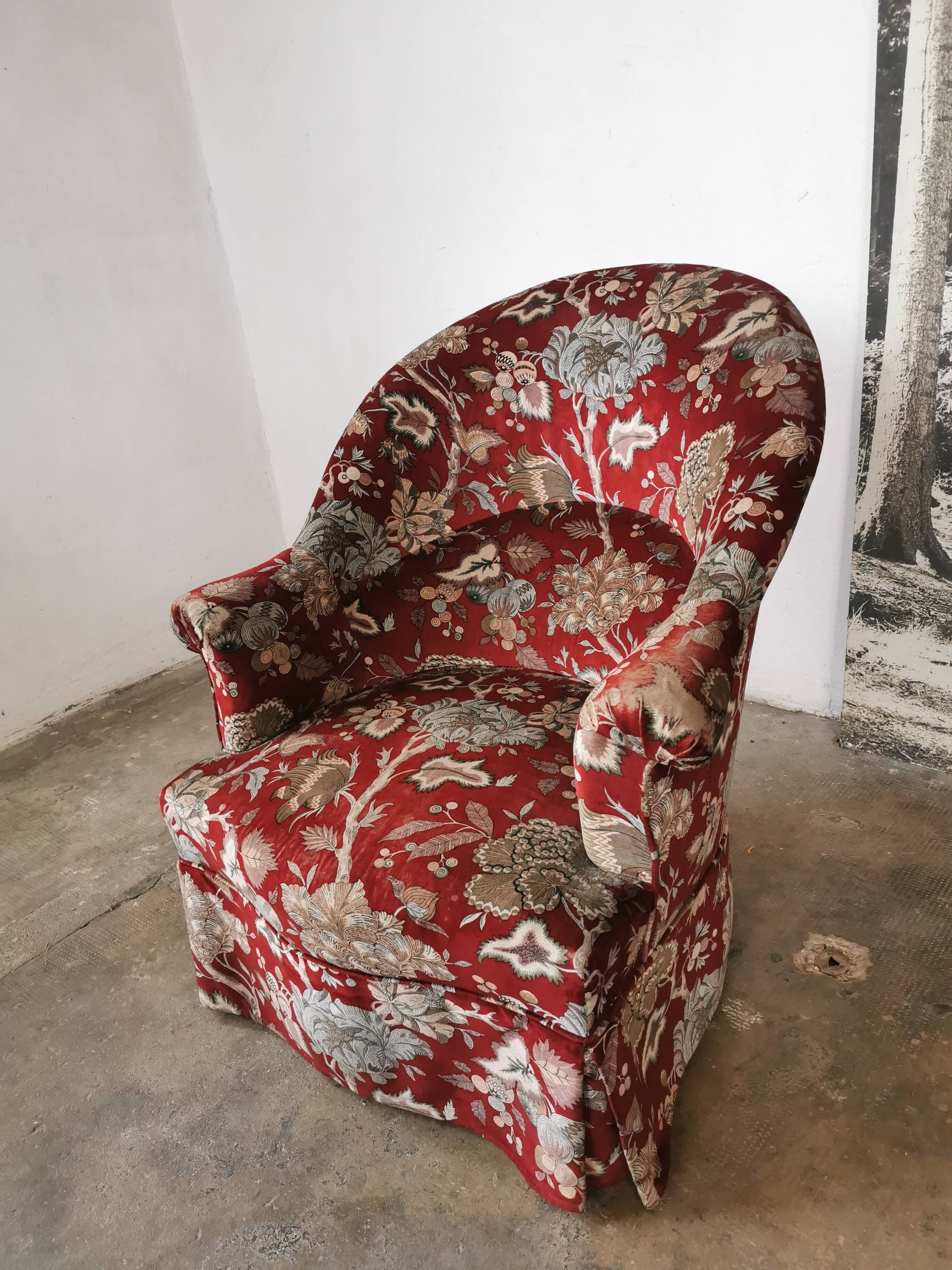 Velvet toad armchair