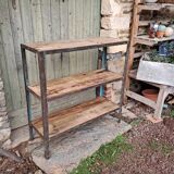Shelf on feet