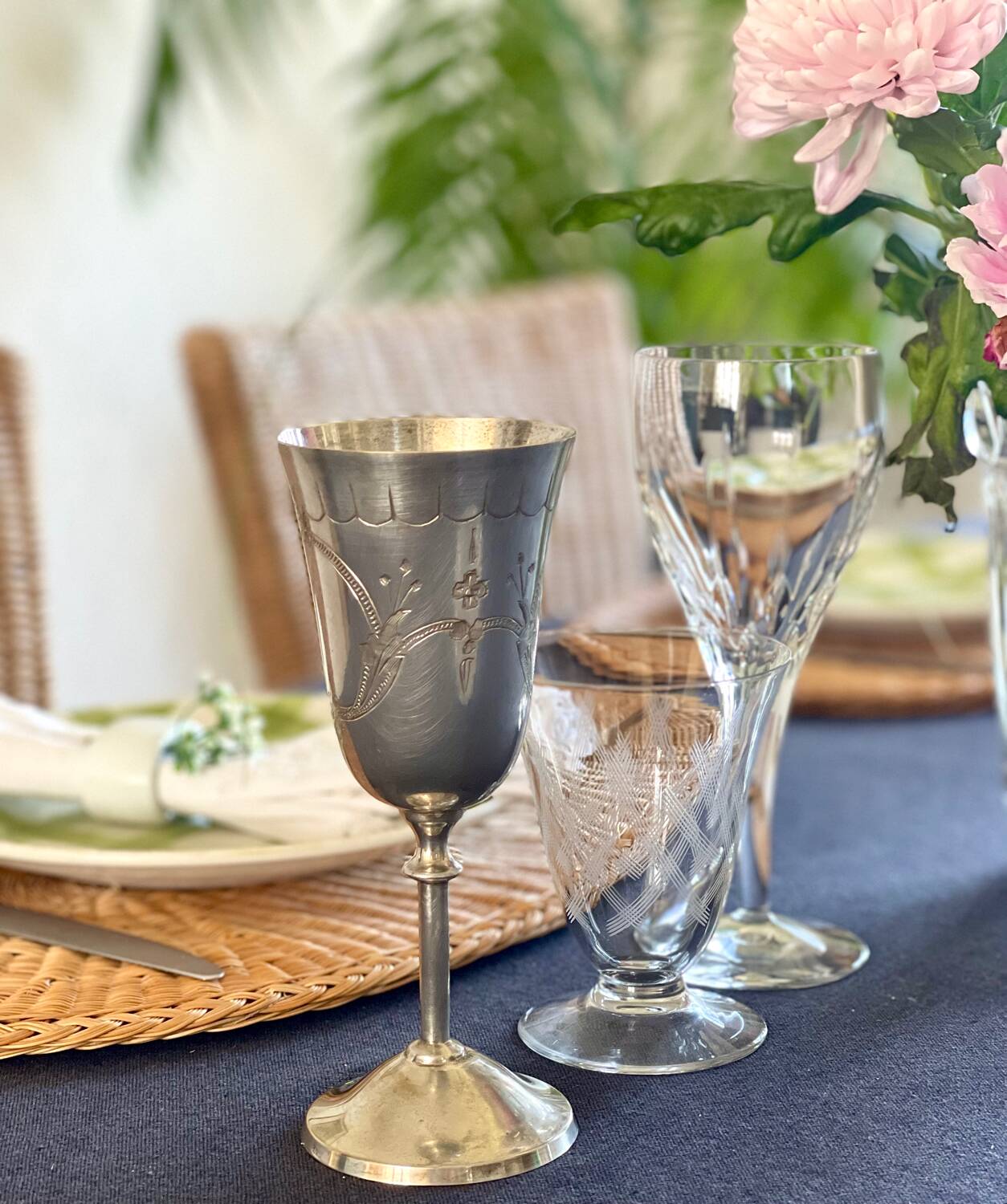 6 engraved wine glasses.