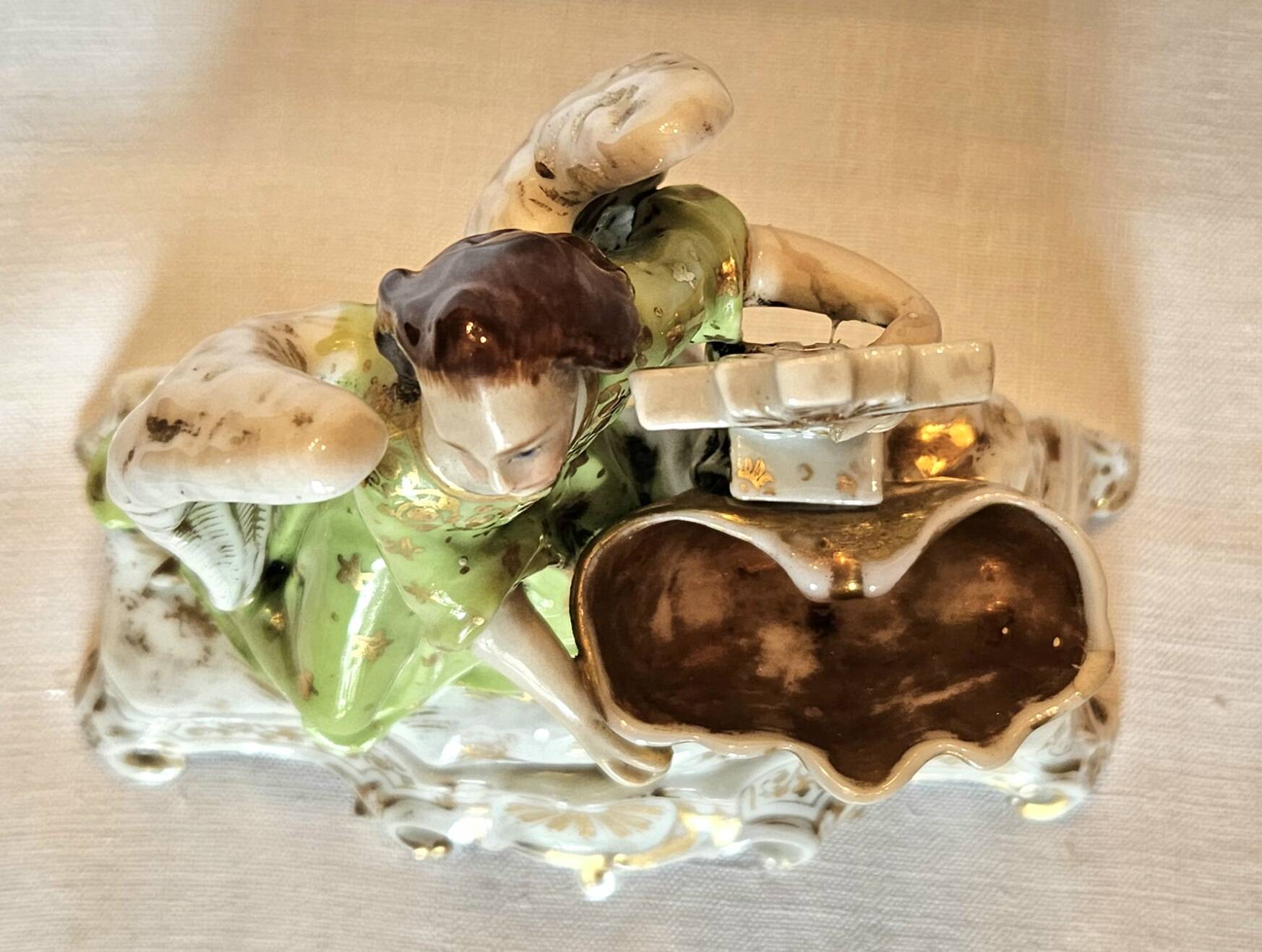 Large Paris porcelain font Golden Angel