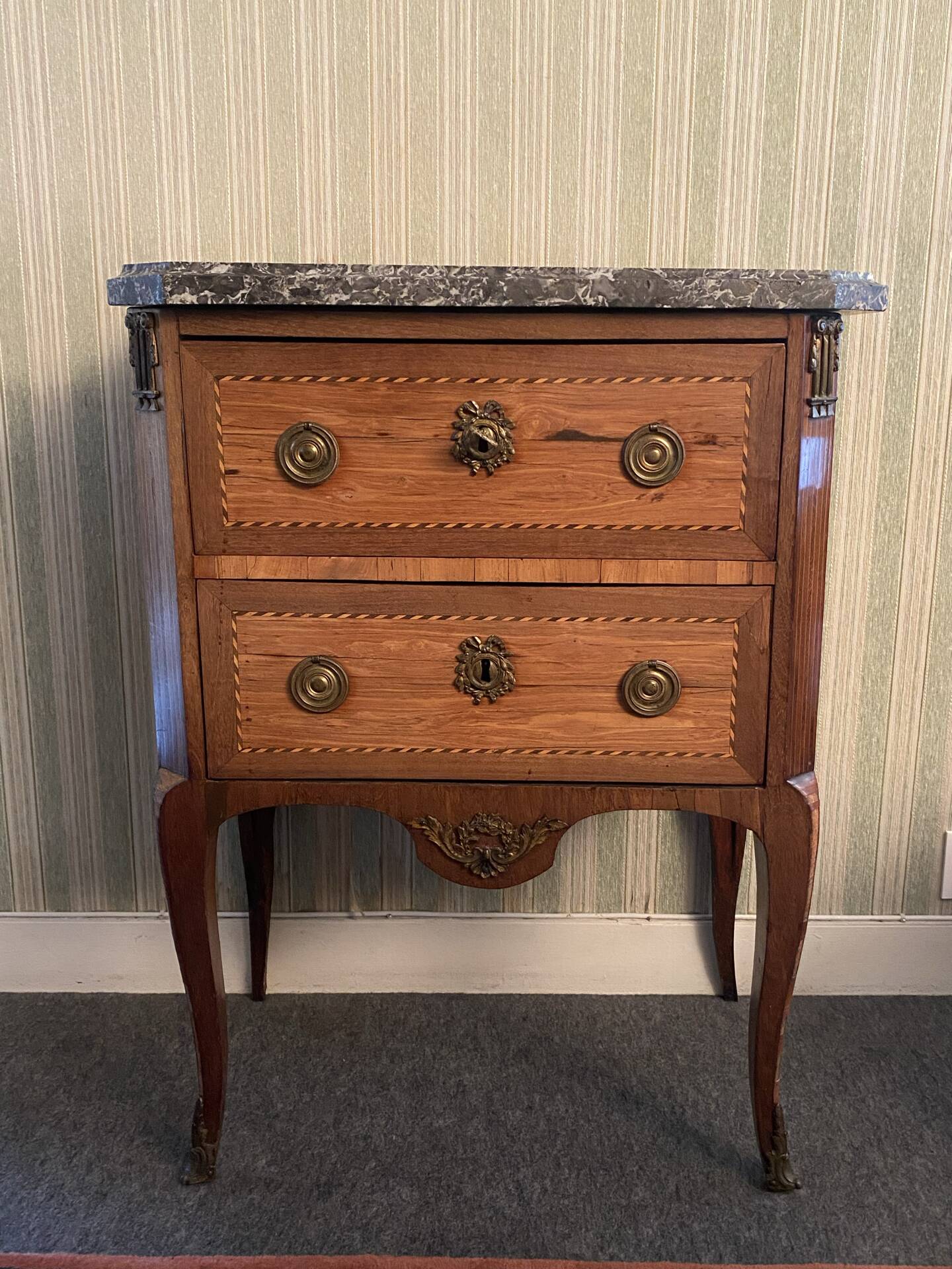 Eighteenth-century chest of drawers