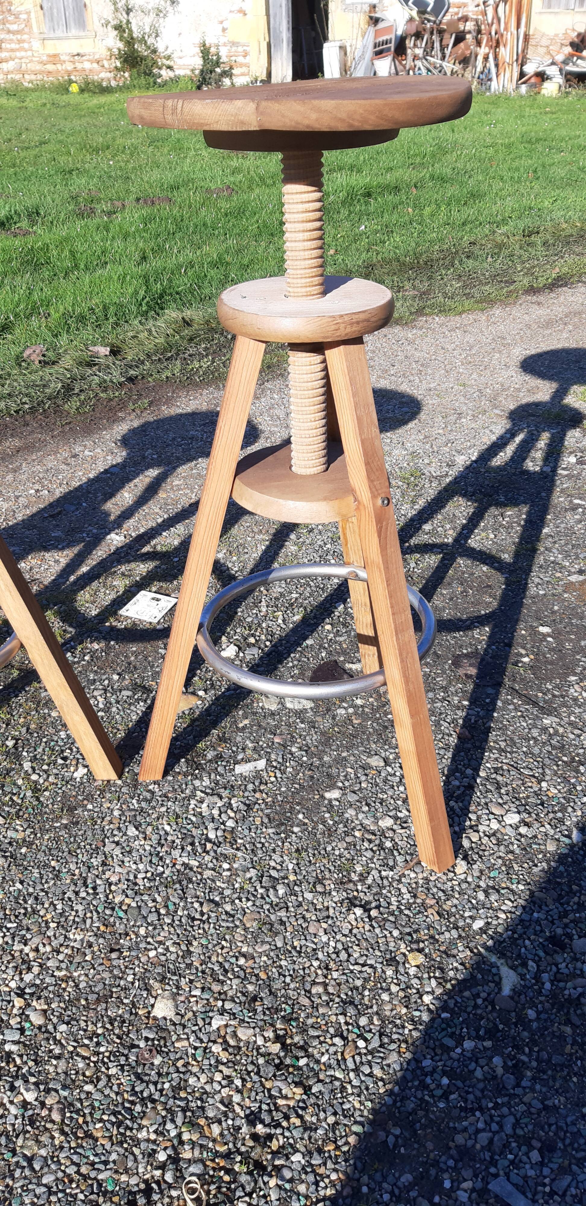 3 industrial stools in iron and wood