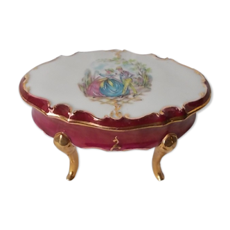 Box in earthenware