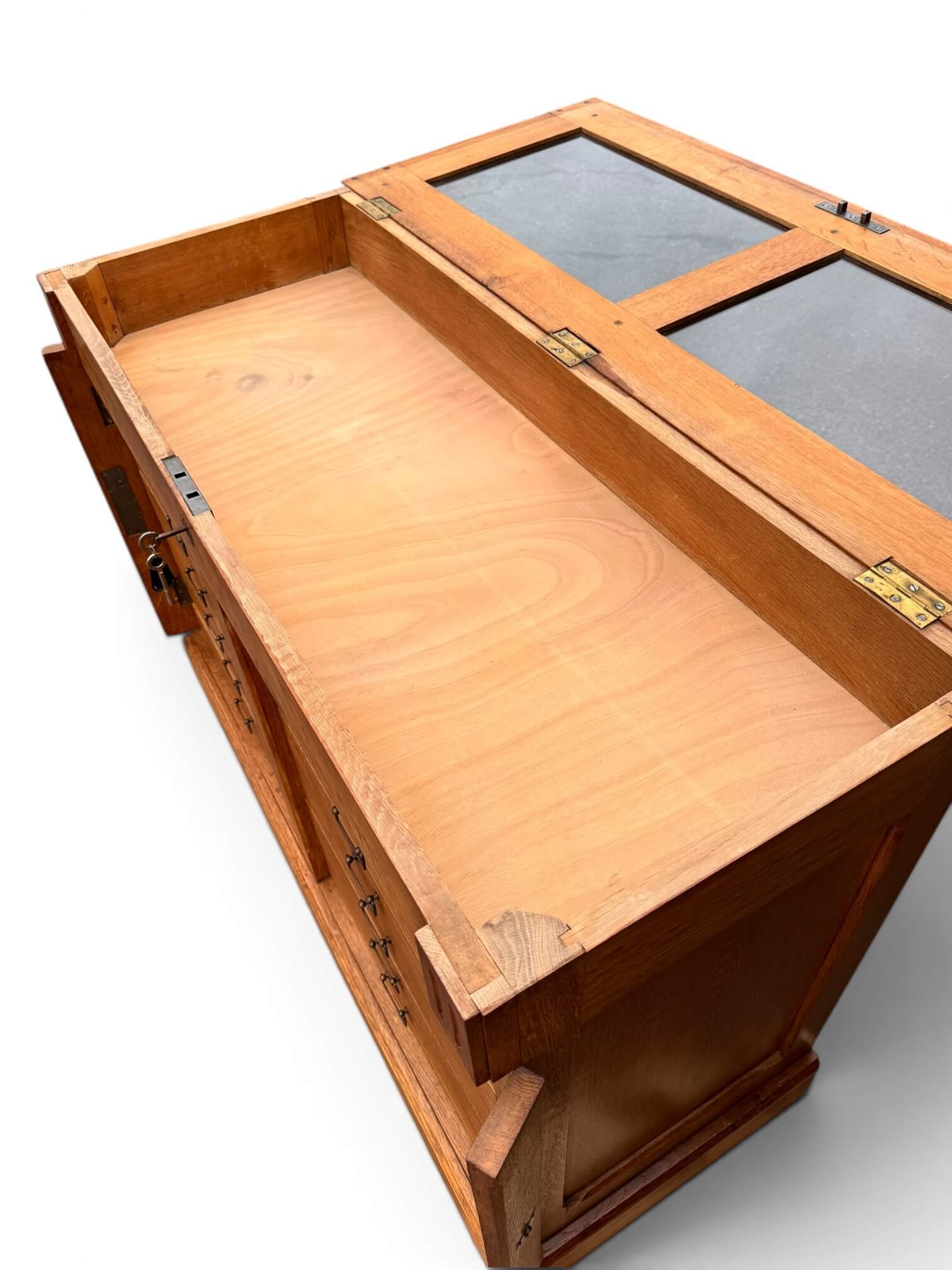Old workshop drawer unit