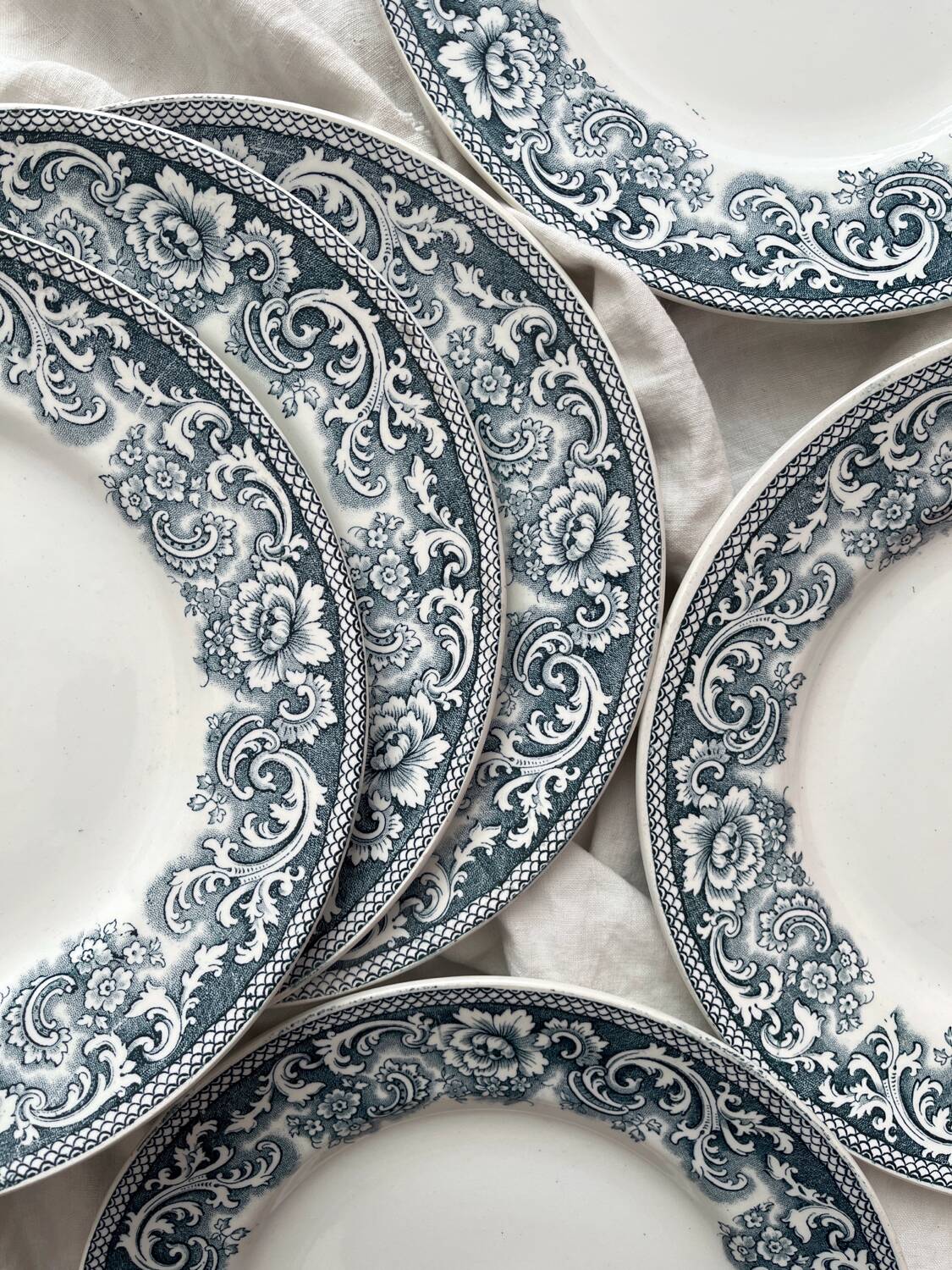 6 flat plates in iron earth “Croix de Lorraine” Saint Amand and Hamage