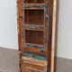 Bibliothèque en bois coloré avec vitres