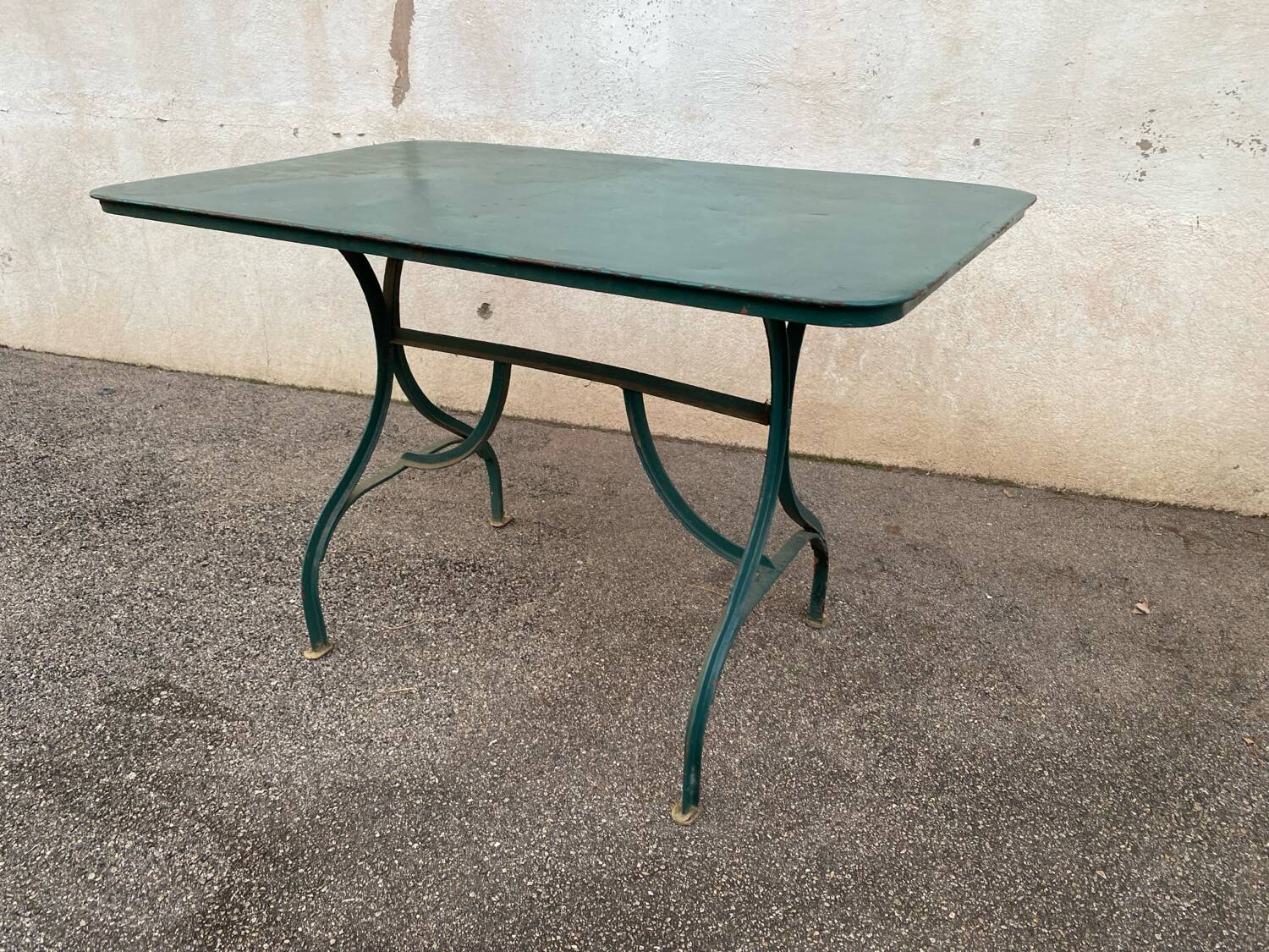 Metal garden table