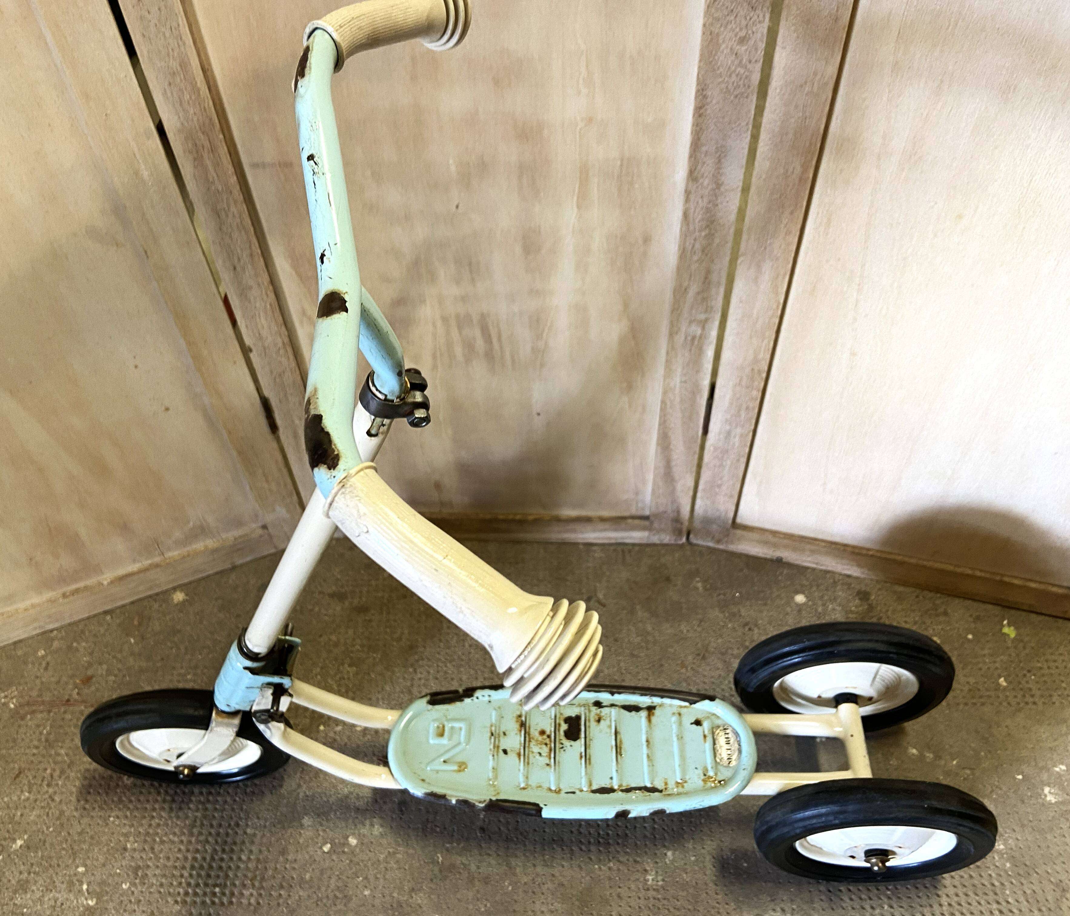 Vintage 3-wheel scooter nordy made in france antique collector's toy