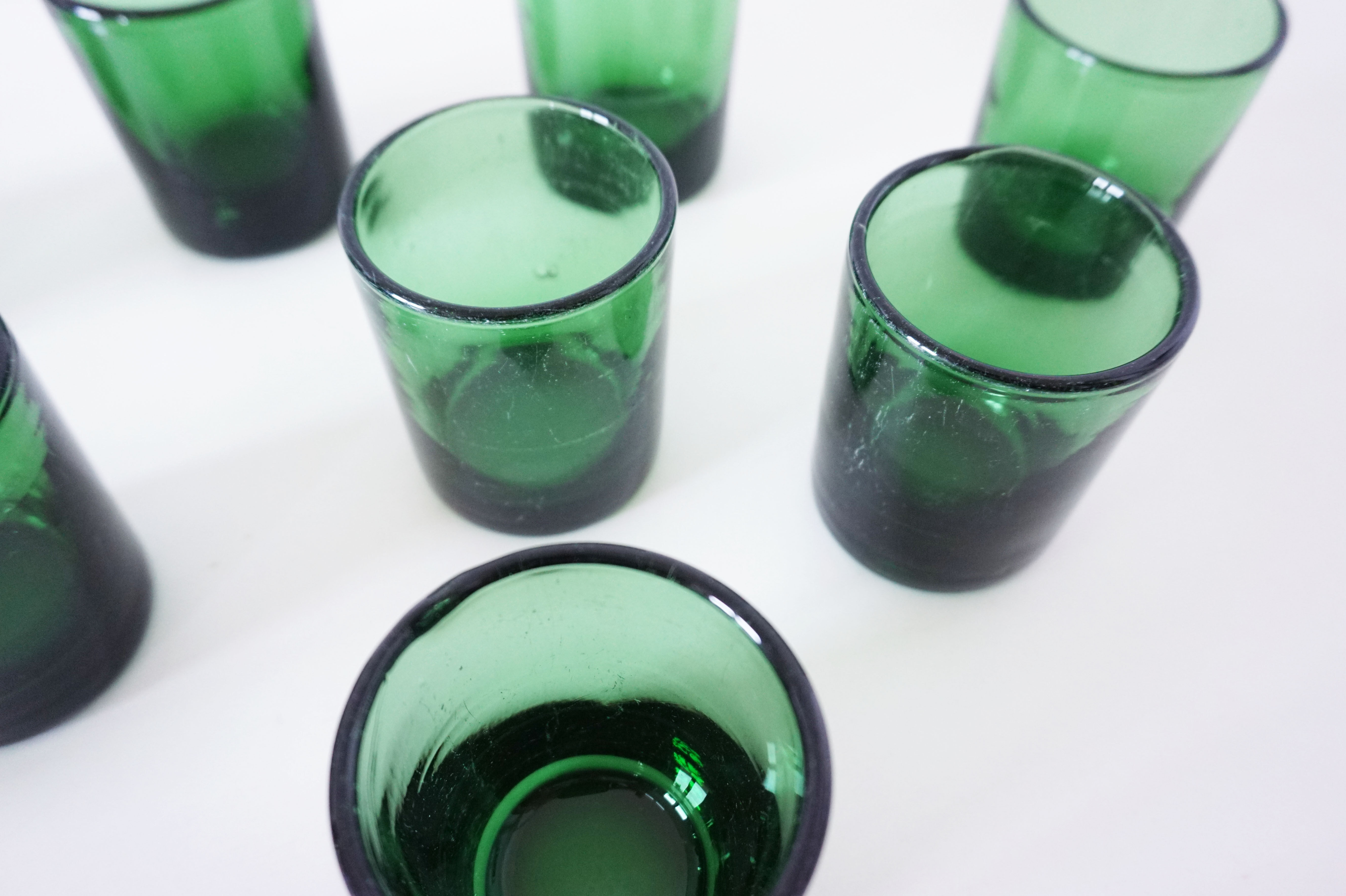 Lot de 9 verres à eau en verre soufflé vert