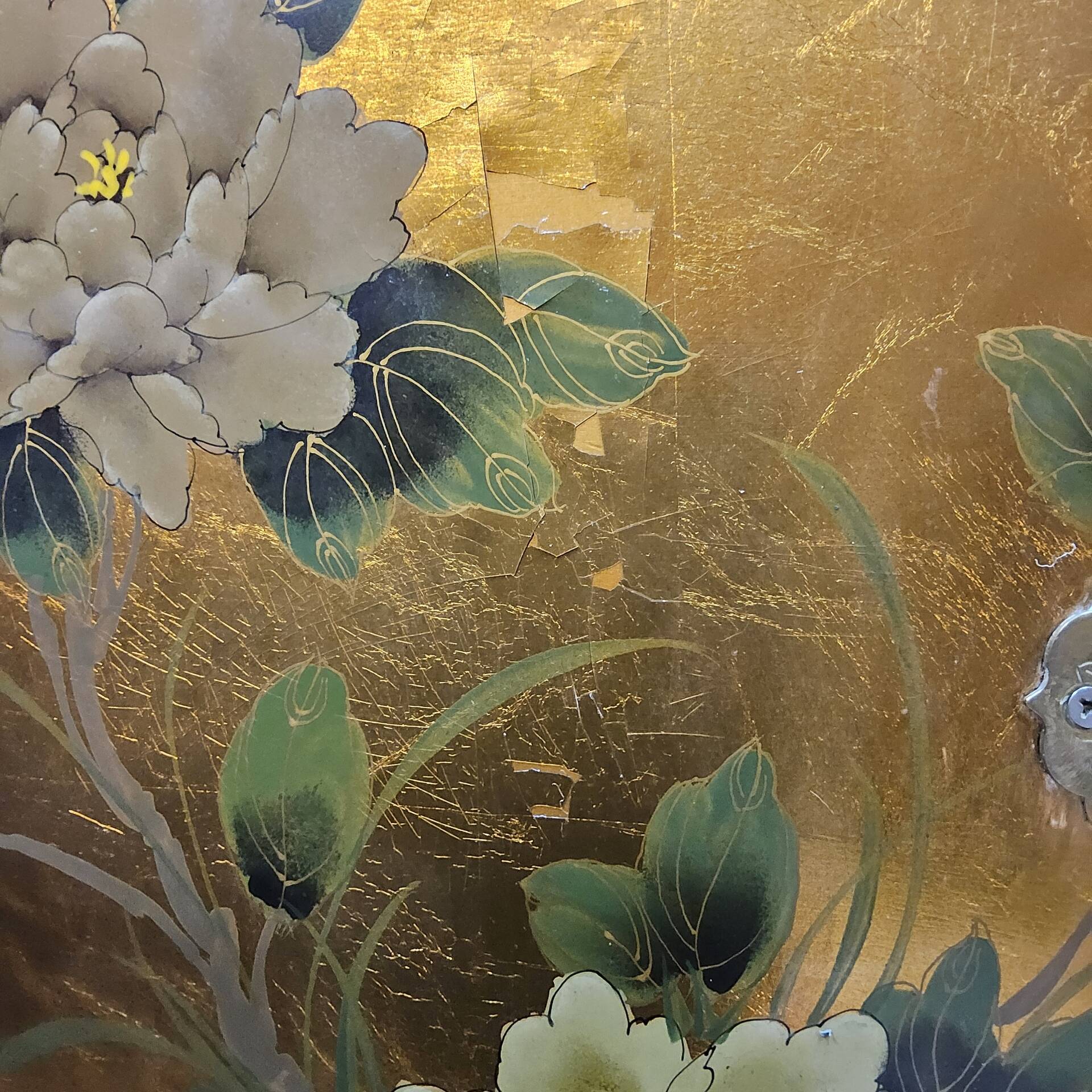 Vintage Chinese cabinet with gold leaf, flowers and birds (bar cabinet)