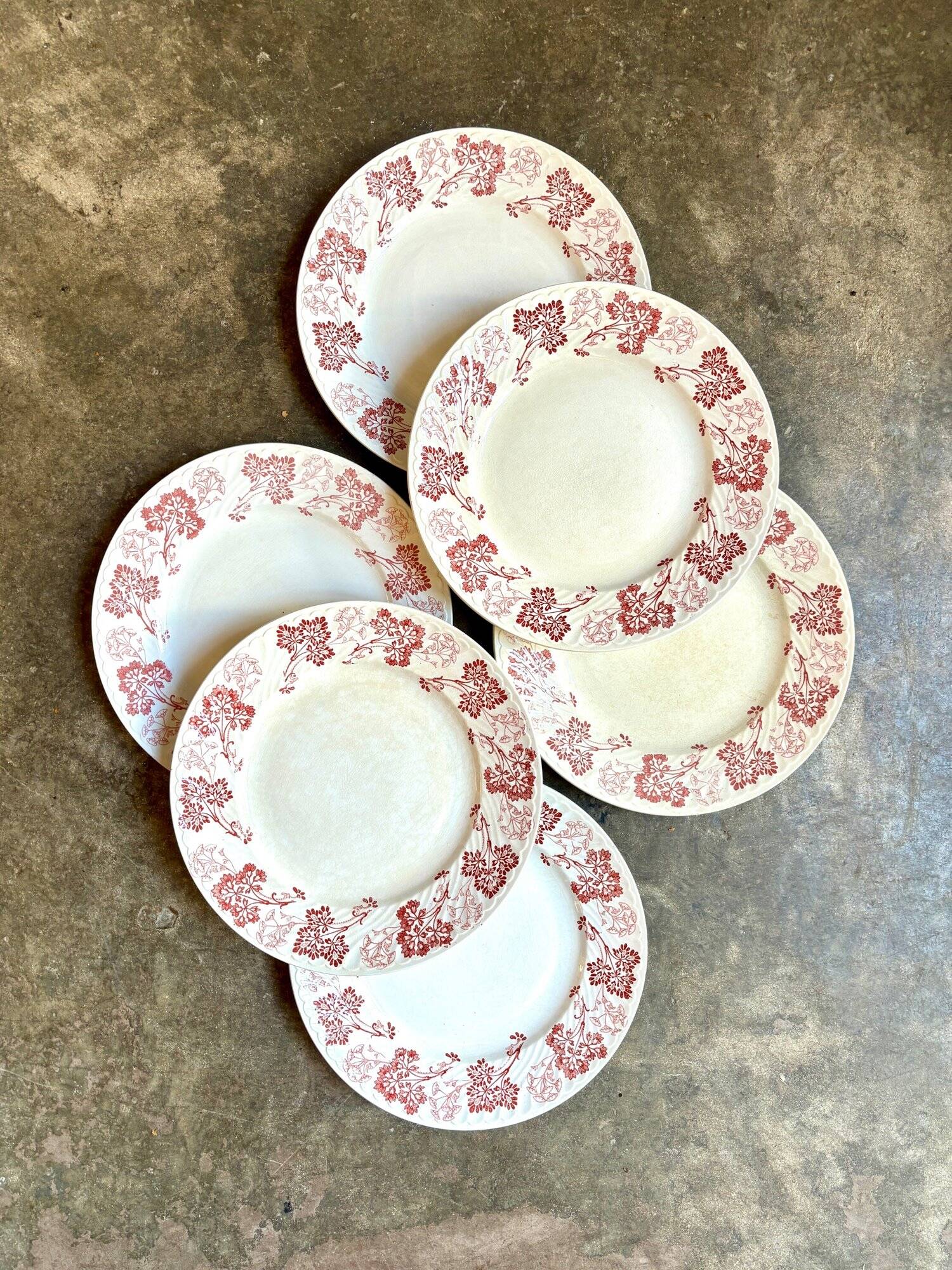 6 Lunéville flat plates in pink ironstone, "Jeannette" service