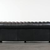 Black chesterfield 3-seater sofa made of cowhide leather in English style