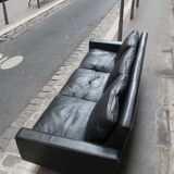 Leather sofa of the 70s footing in chrome