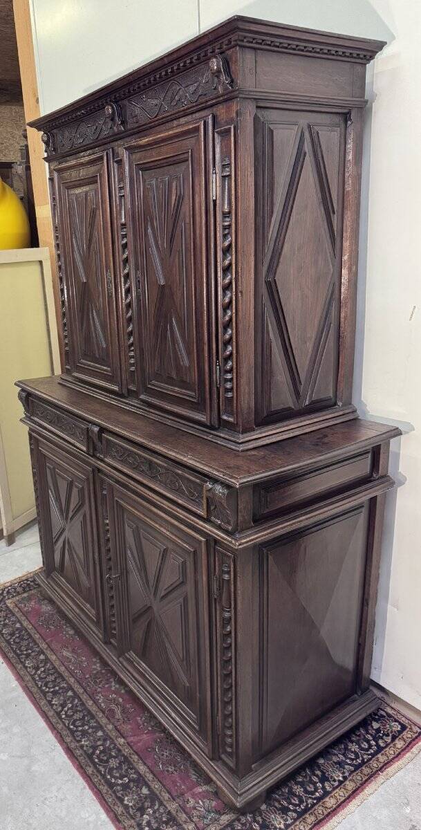 Four-panel buffet from the Louis XIII period in solid walnut.