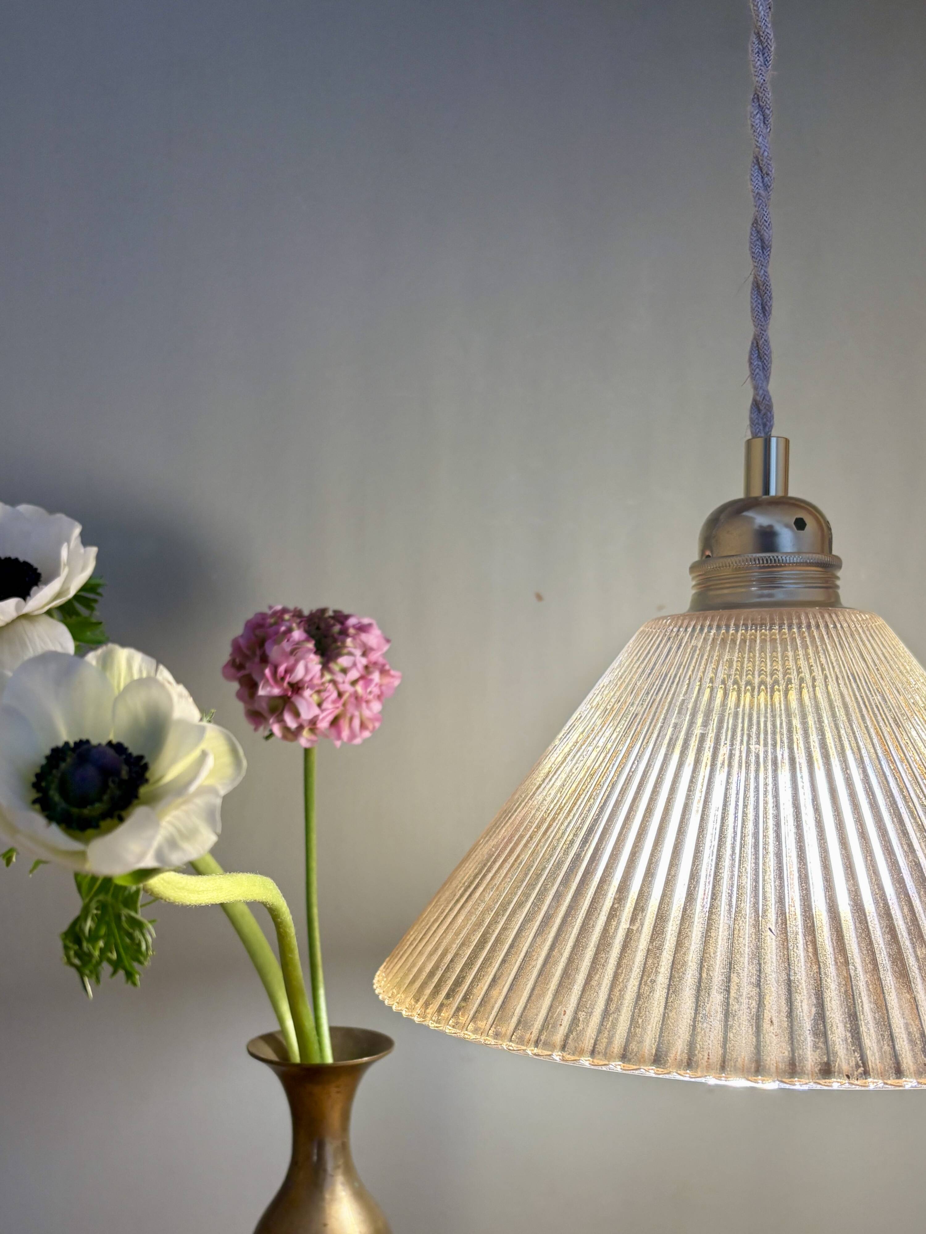 Amber glass lampshade pendant light