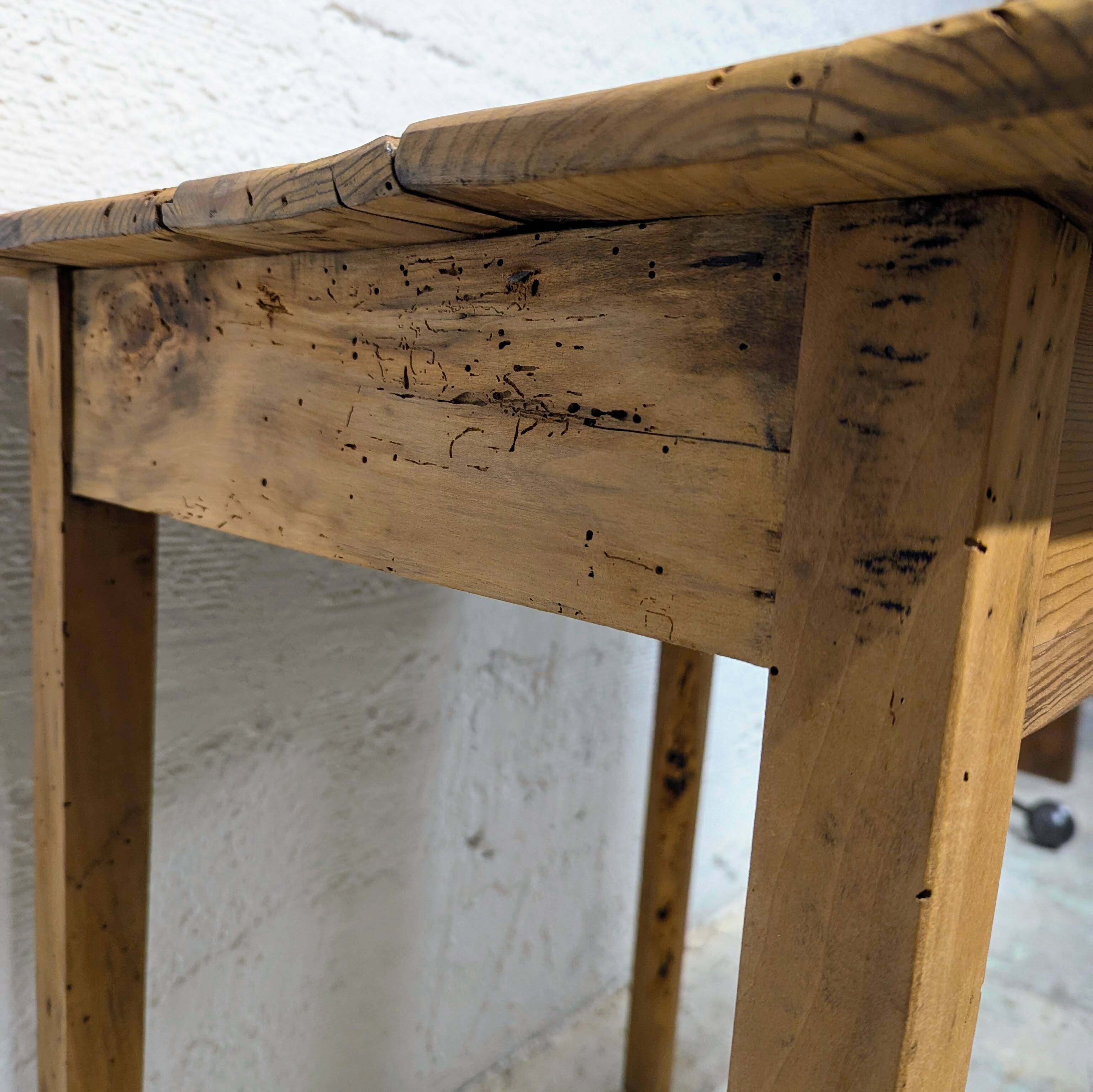 Petite table de ferme