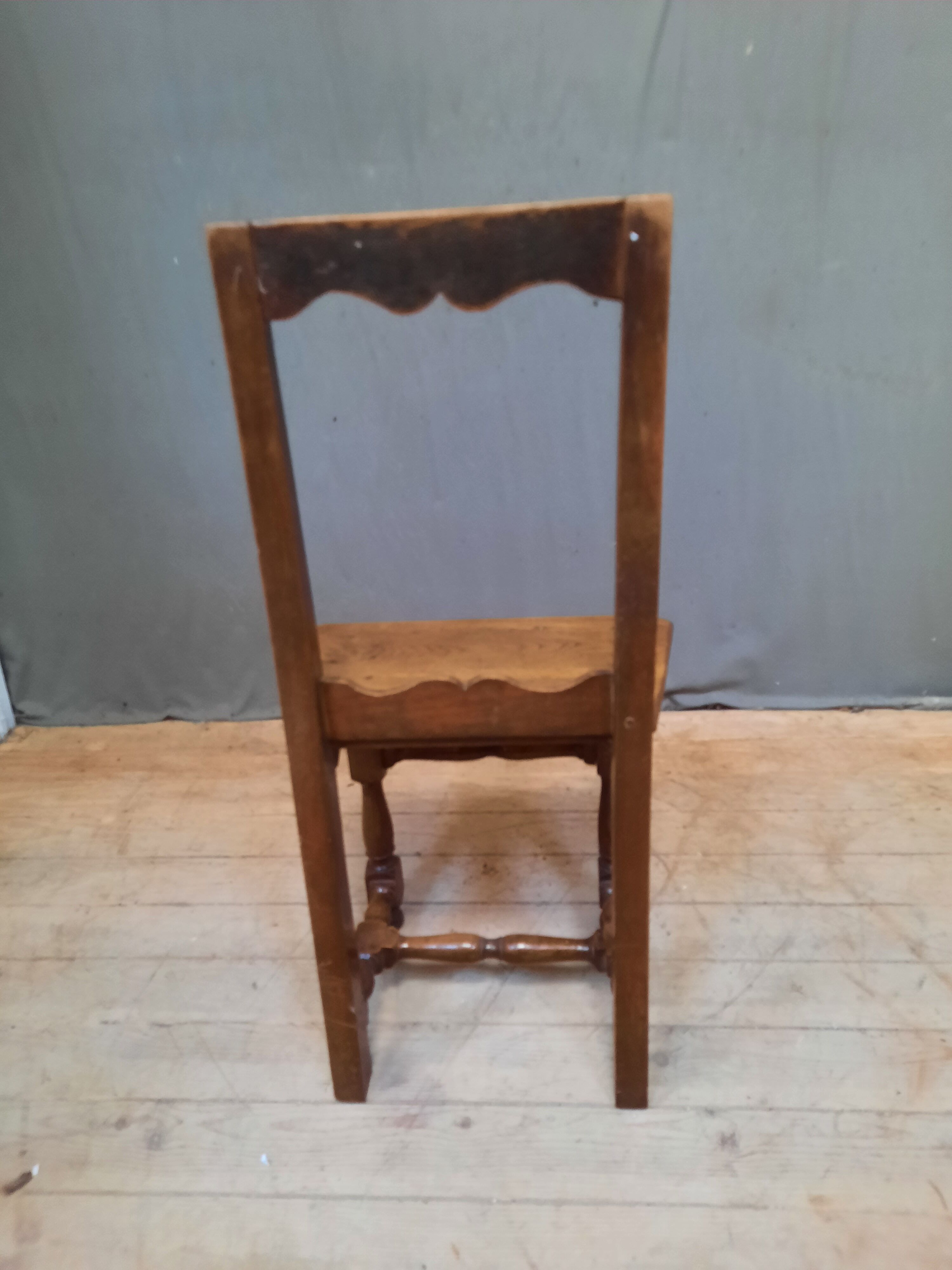 Solid wood stepladder chair
