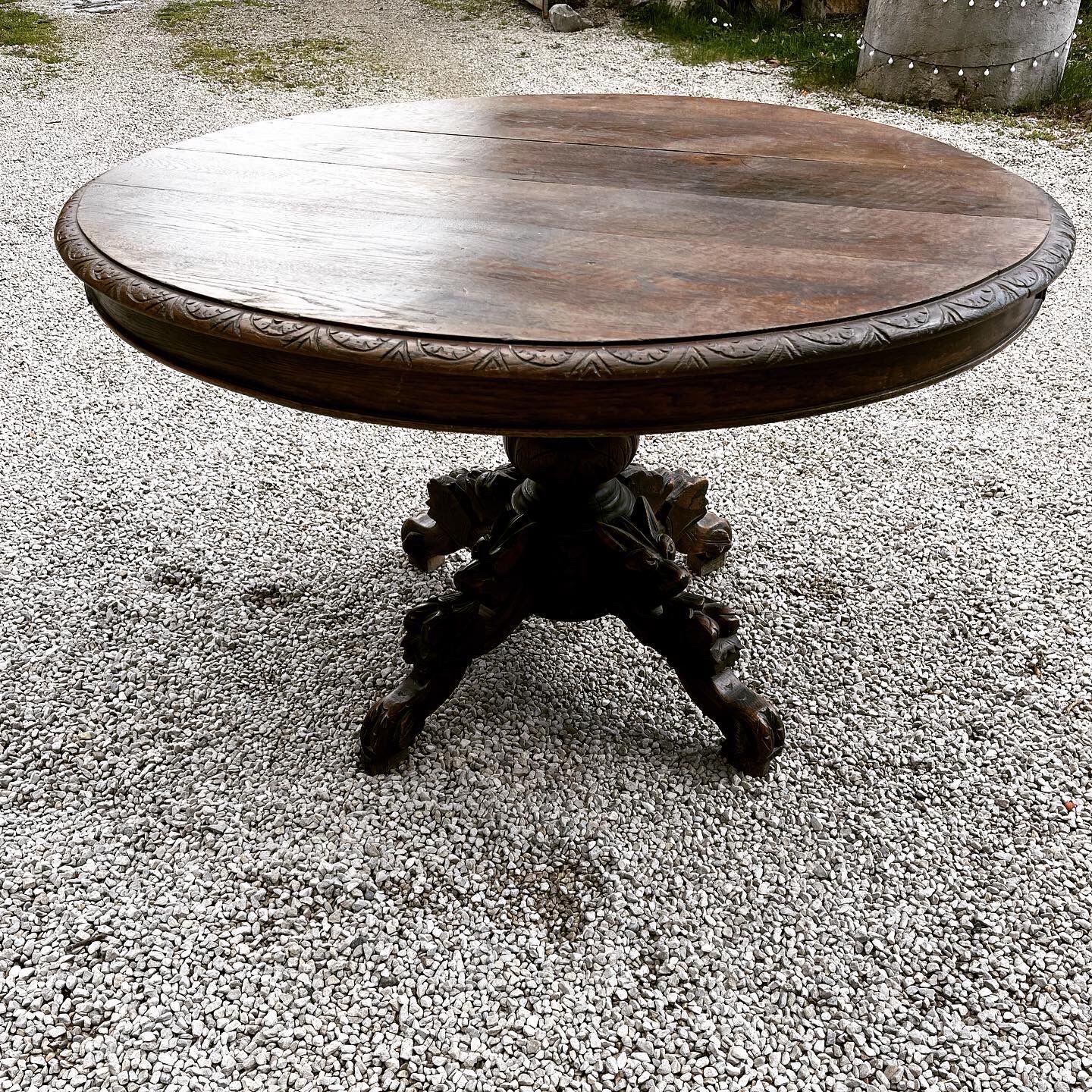 Dining table with 1930/40 system